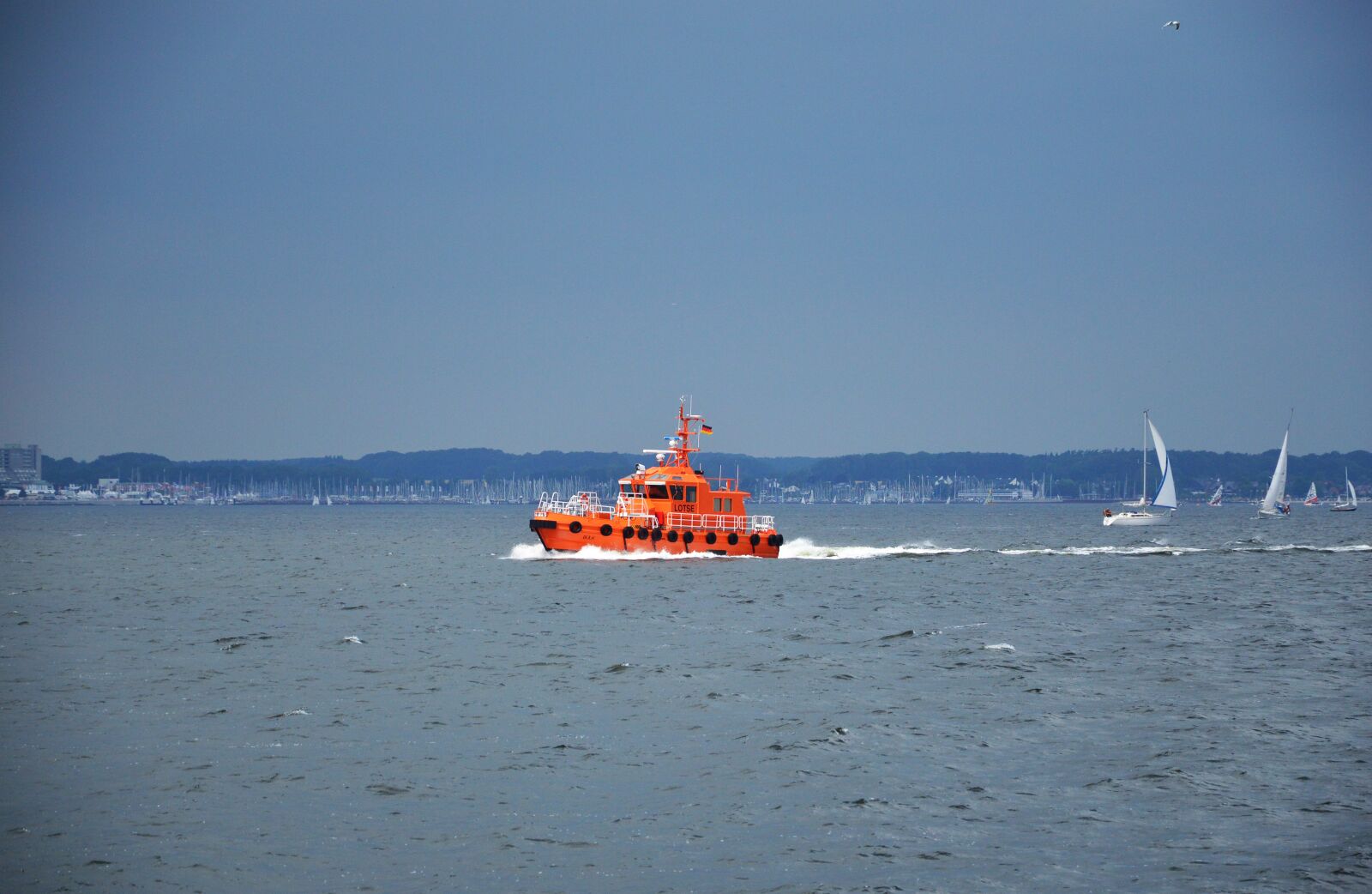 Nikon D3200 sample photo. Bülk, pilot, boat photography