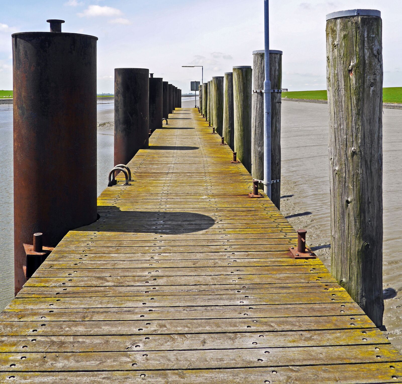 Panasonic Lumix DMC-GH3 sample photo. Investors, web, husum outer photography