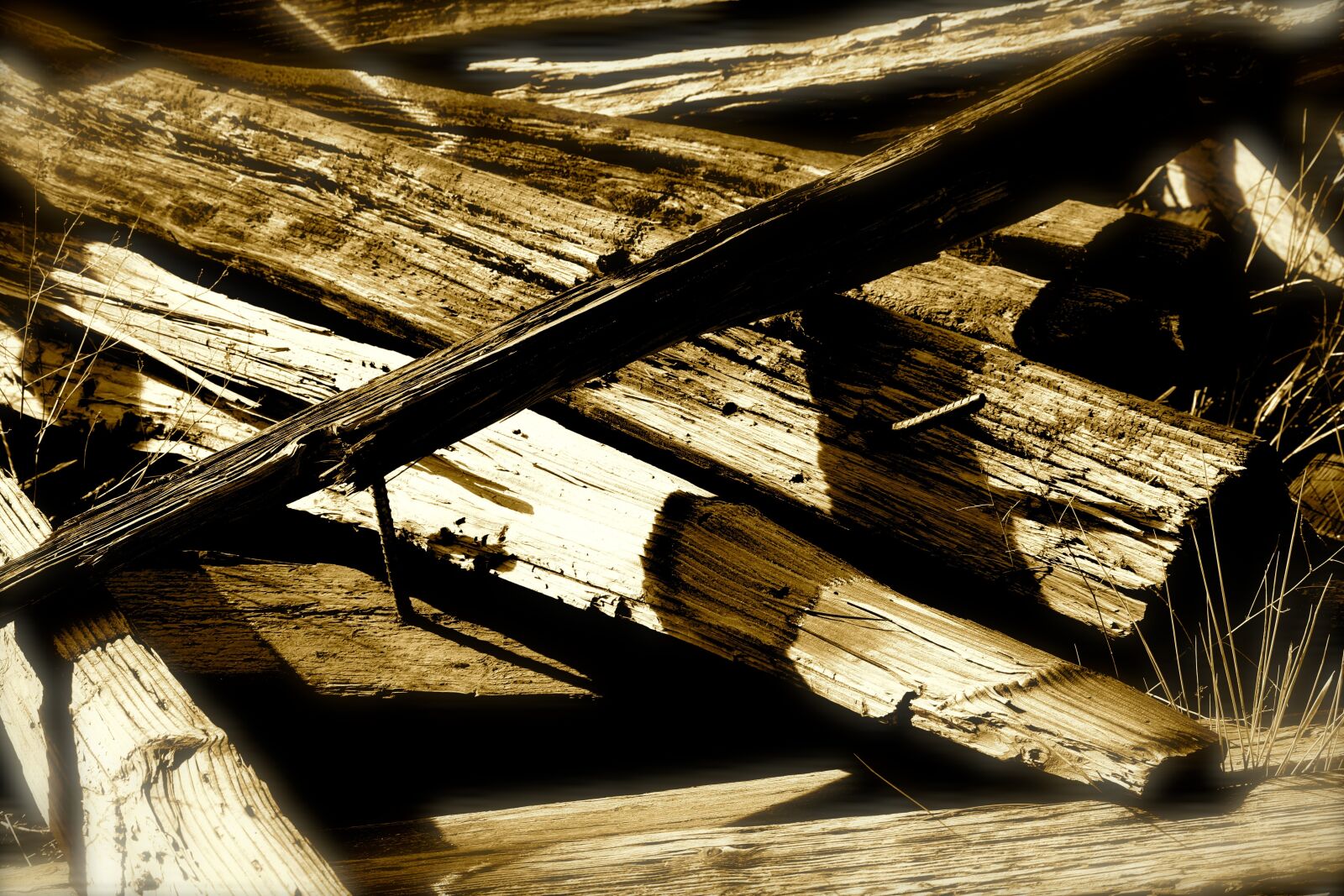 Canon EOS 7D sample photo. Wood planks, monochrome, rural photography