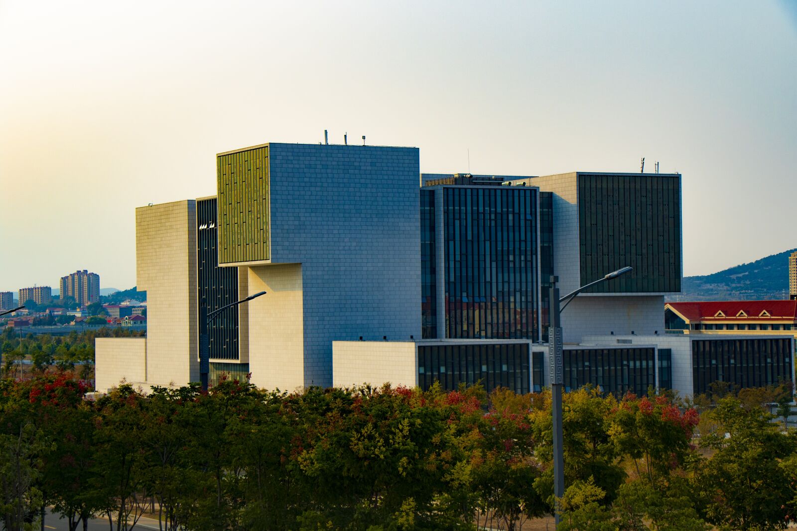 Canon EF-S 18-135mm F3.5-5.6 IS USM sample photo. Shandong university, qingdao campus photography