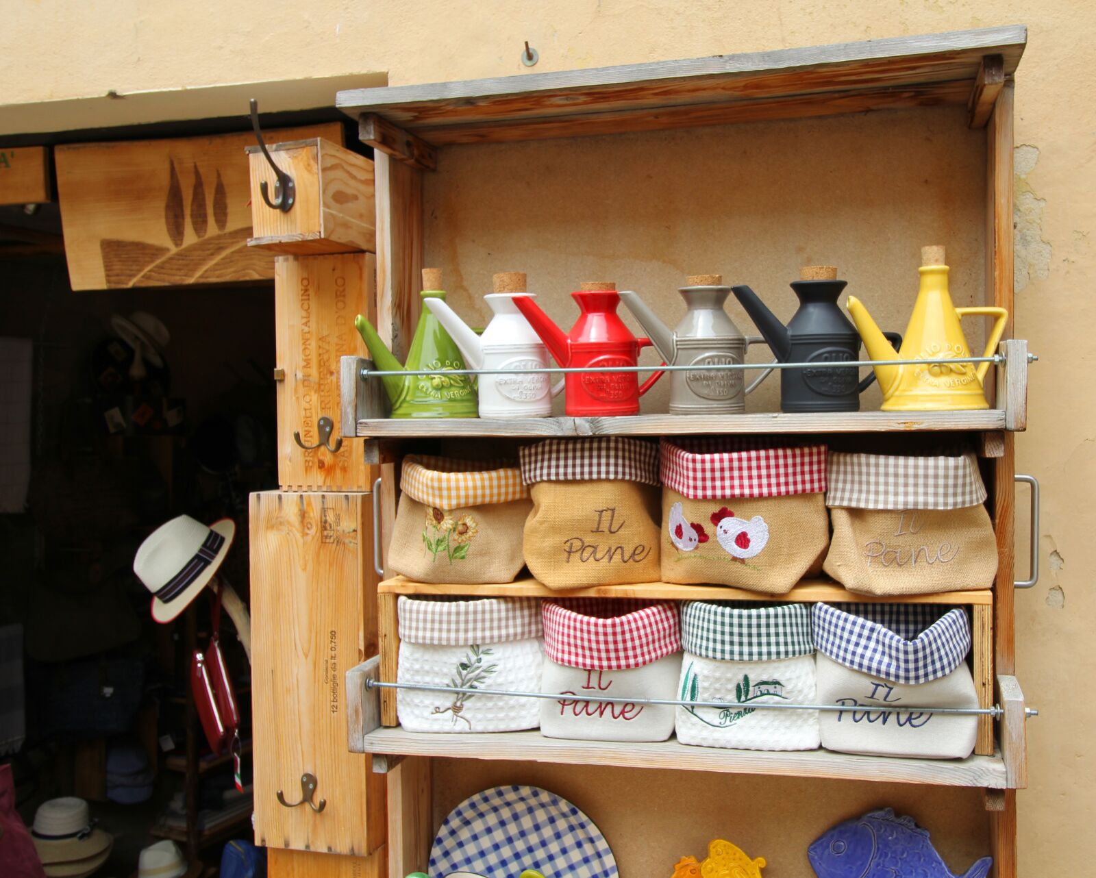 Canon EOS 550D (EOS Rebel T2i / EOS Kiss X4) sample photo. Shop, window, shopping photography