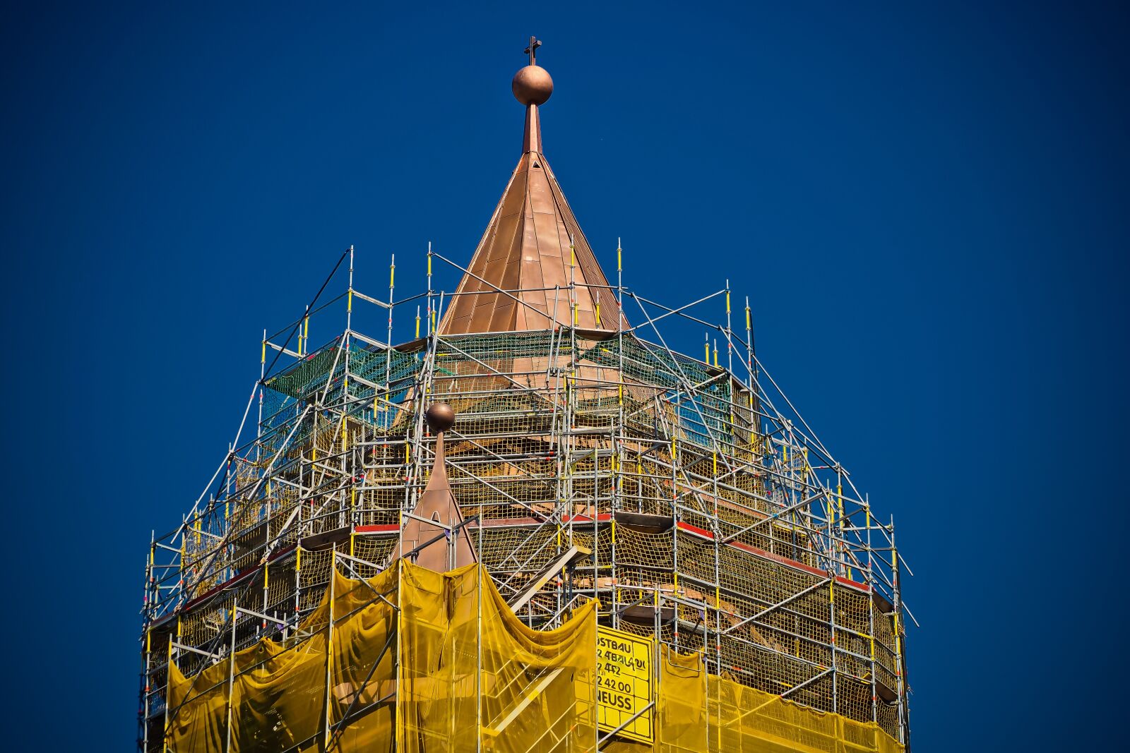 Olympus OM-D E-M10 sample photo. Scaffold, architecture, building photography