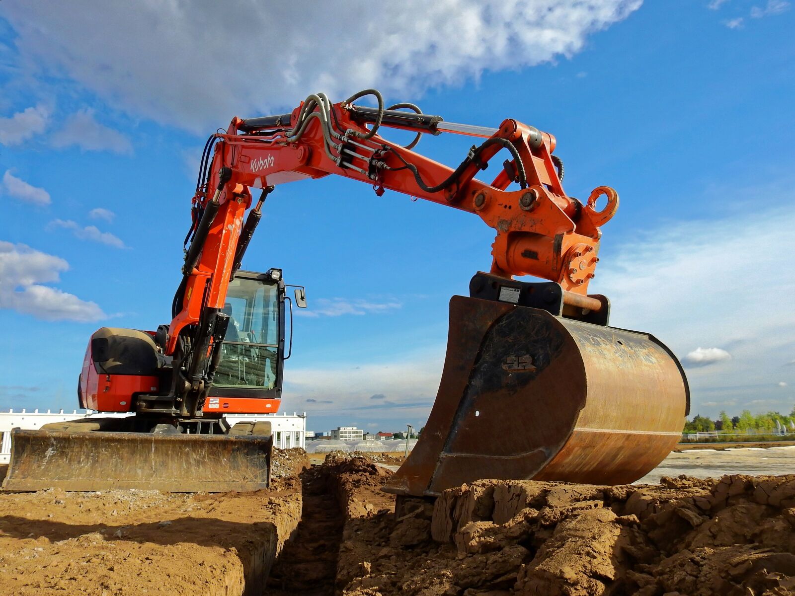 Nikon Coolpix P900 sample photo. Excavators, machine, construction machine photography