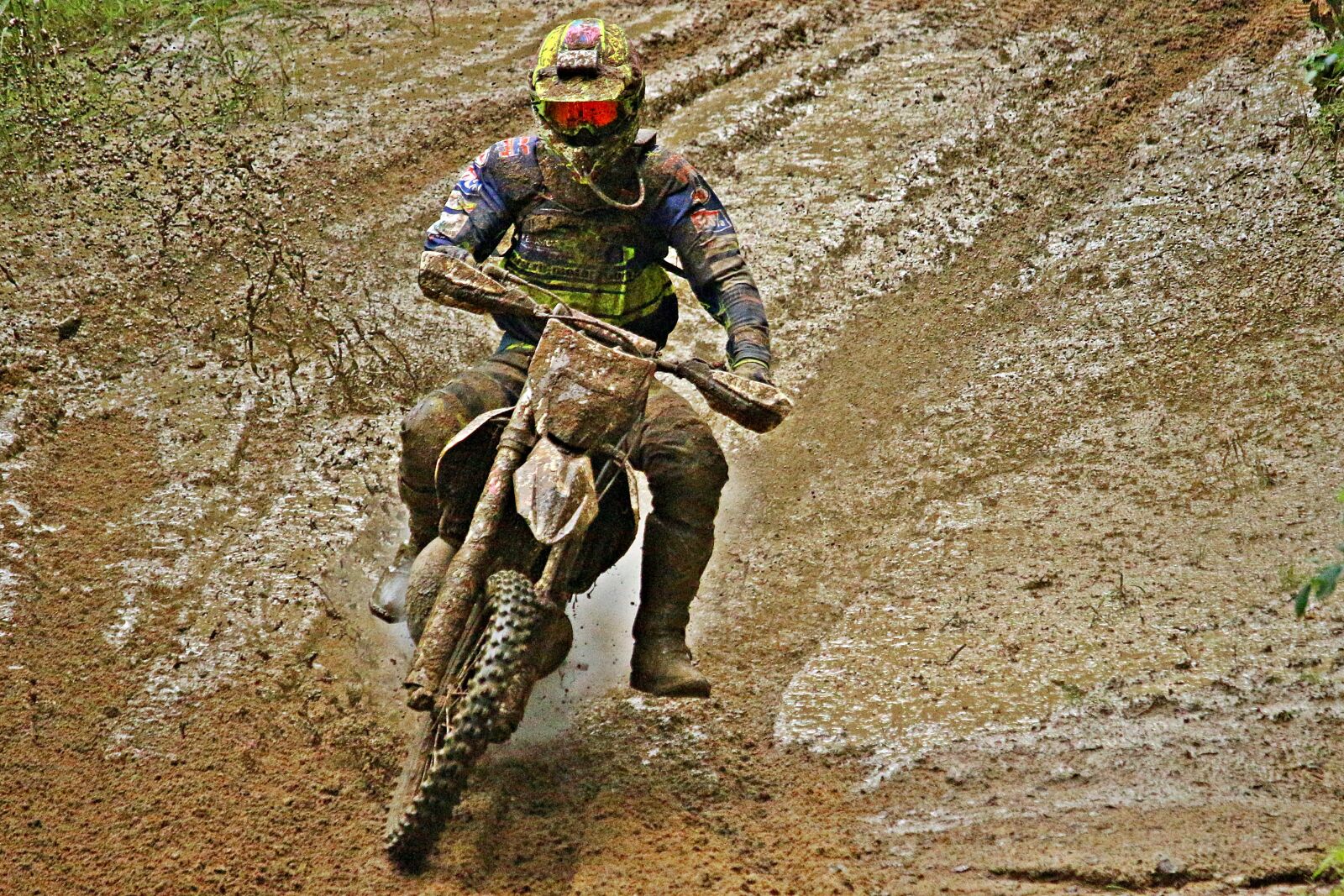Canon EOS 100D (EOS Rebel SL1 / EOS Kiss X7) sample photo. Mud, motocross, enduro photography
