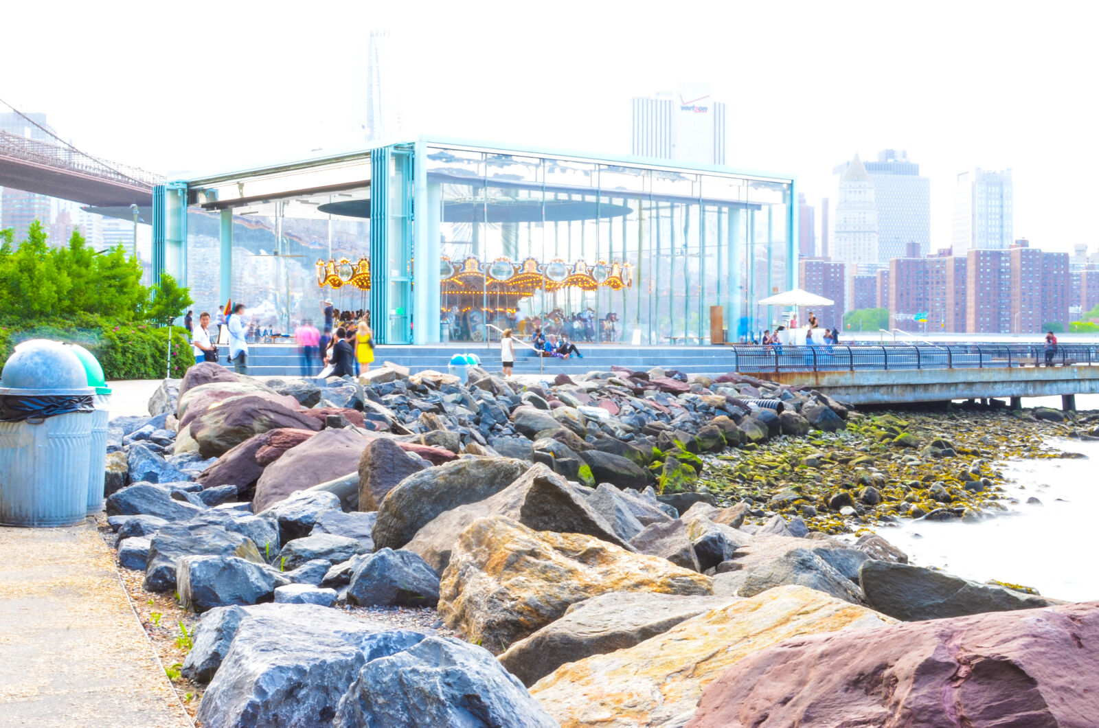 Nikon D7000 + Nikon AF-S DX Nikkor 35mm F1.8G sample photo. Brooklyn, bridge, carousel photography