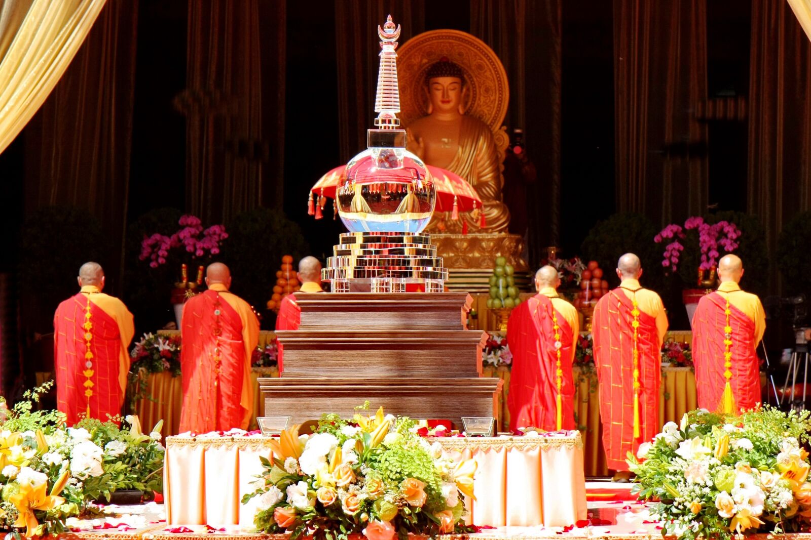 Canon EOS 450D (EOS Rebel XSi / EOS Kiss X2) sample photo. Clifford, chanting, buddhism photography