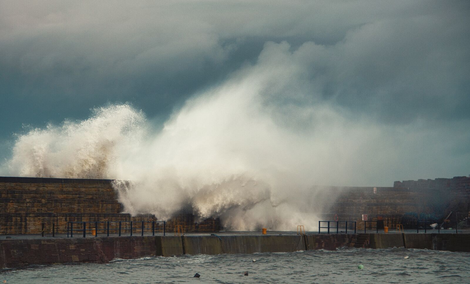 Nikon D5200 sample photo. Storm, breakers, waves photography