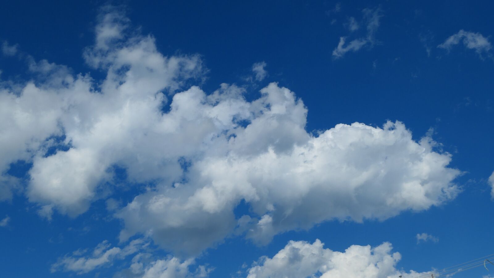 Panasonic Lumix DMC-LX10 (Lumix DMC-LX15) sample photo. Sky, clouds, blue photography