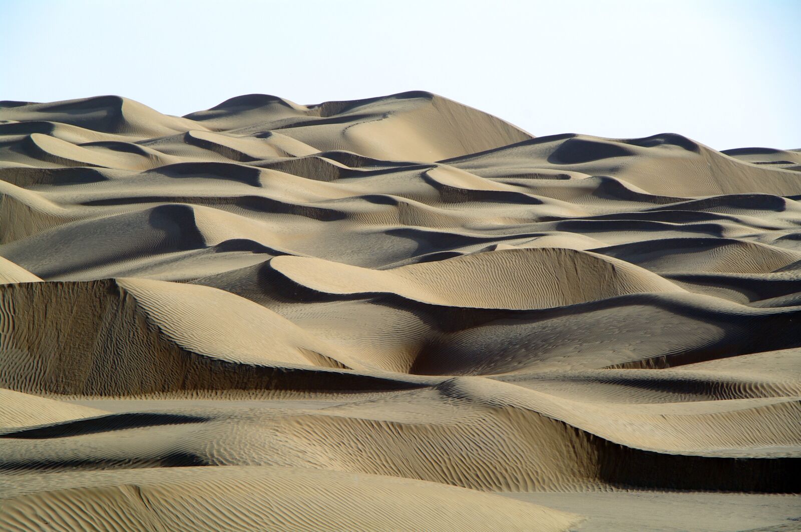 Pentax smc DA 18-250mm F3.5-6.3 sample photo. Taklamakan, desert, dunes photography