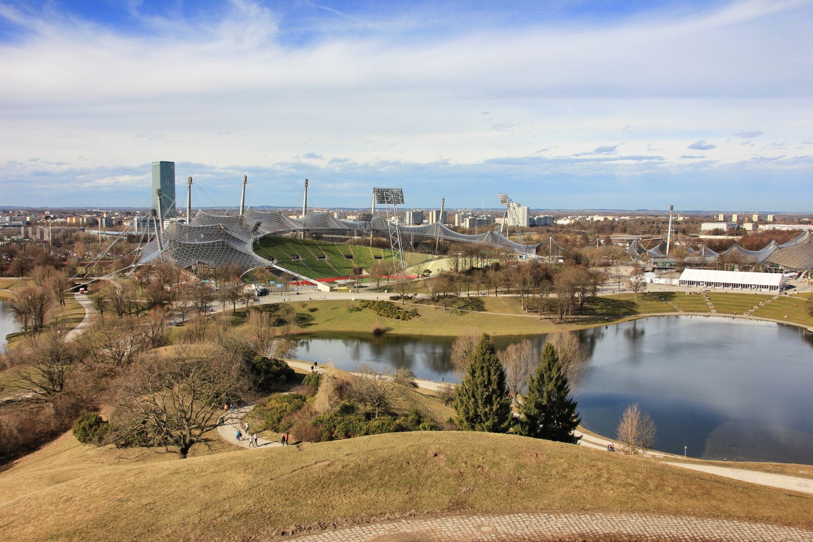 Canon EOS 550D (EOS Rebel T2i / EOS Kiss X4) sample photo. City, waters, panorama photography