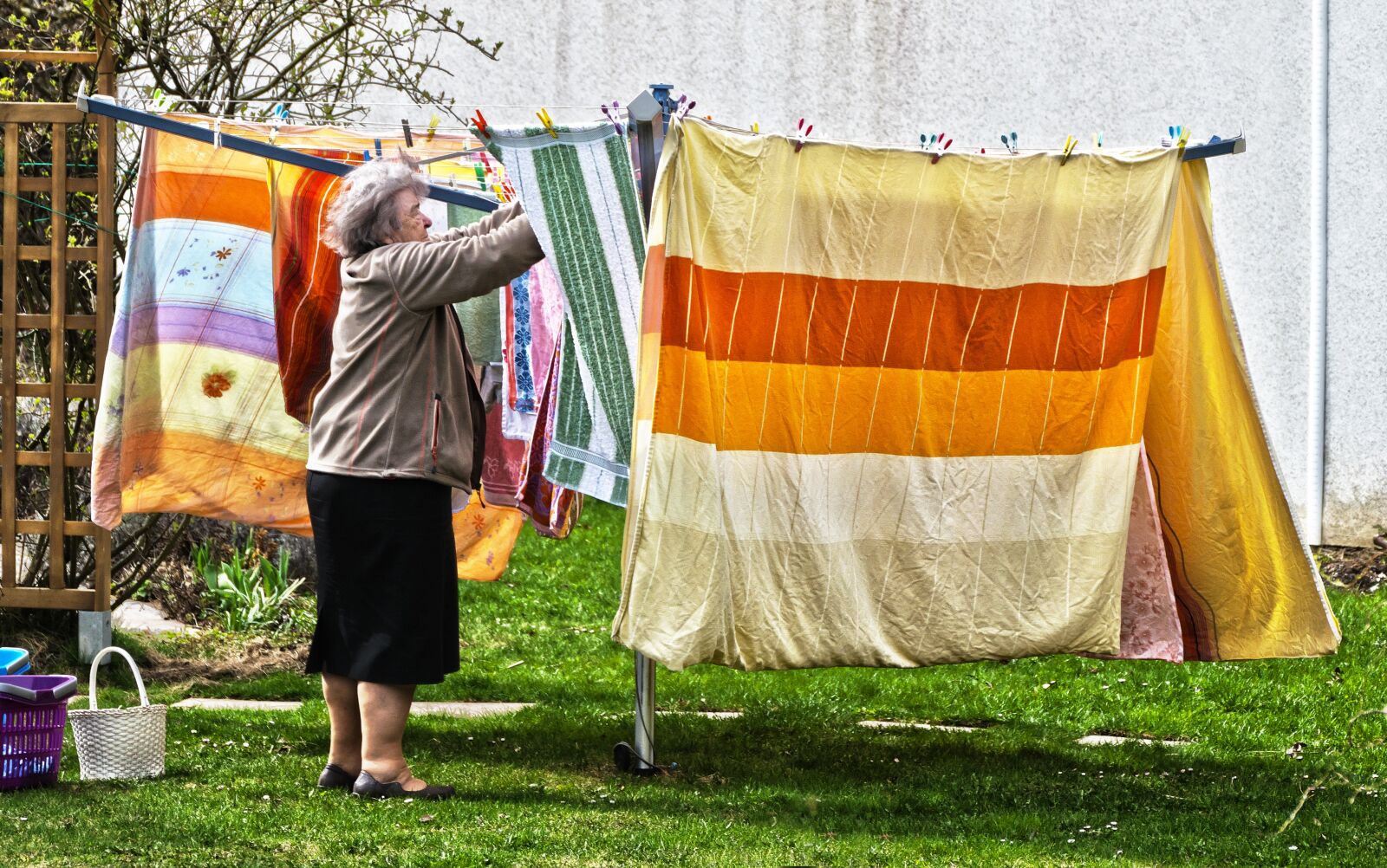 Panasonic Lumix DMC-FZ1000 sample photo. Laundry, clothes drying rack photography