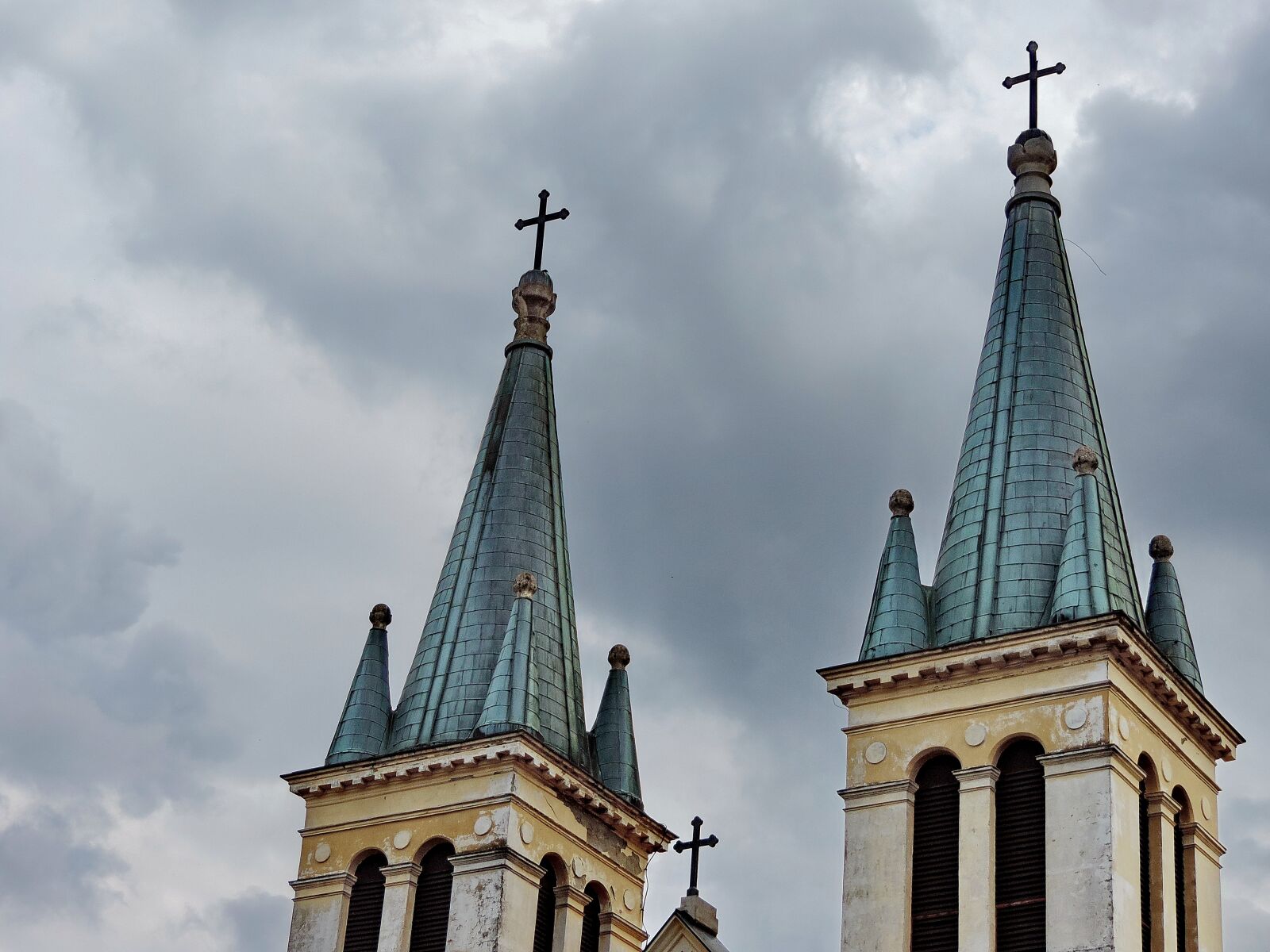 Nikon Coolpix P520 sample photo. Church tower, cross, dramatic photography