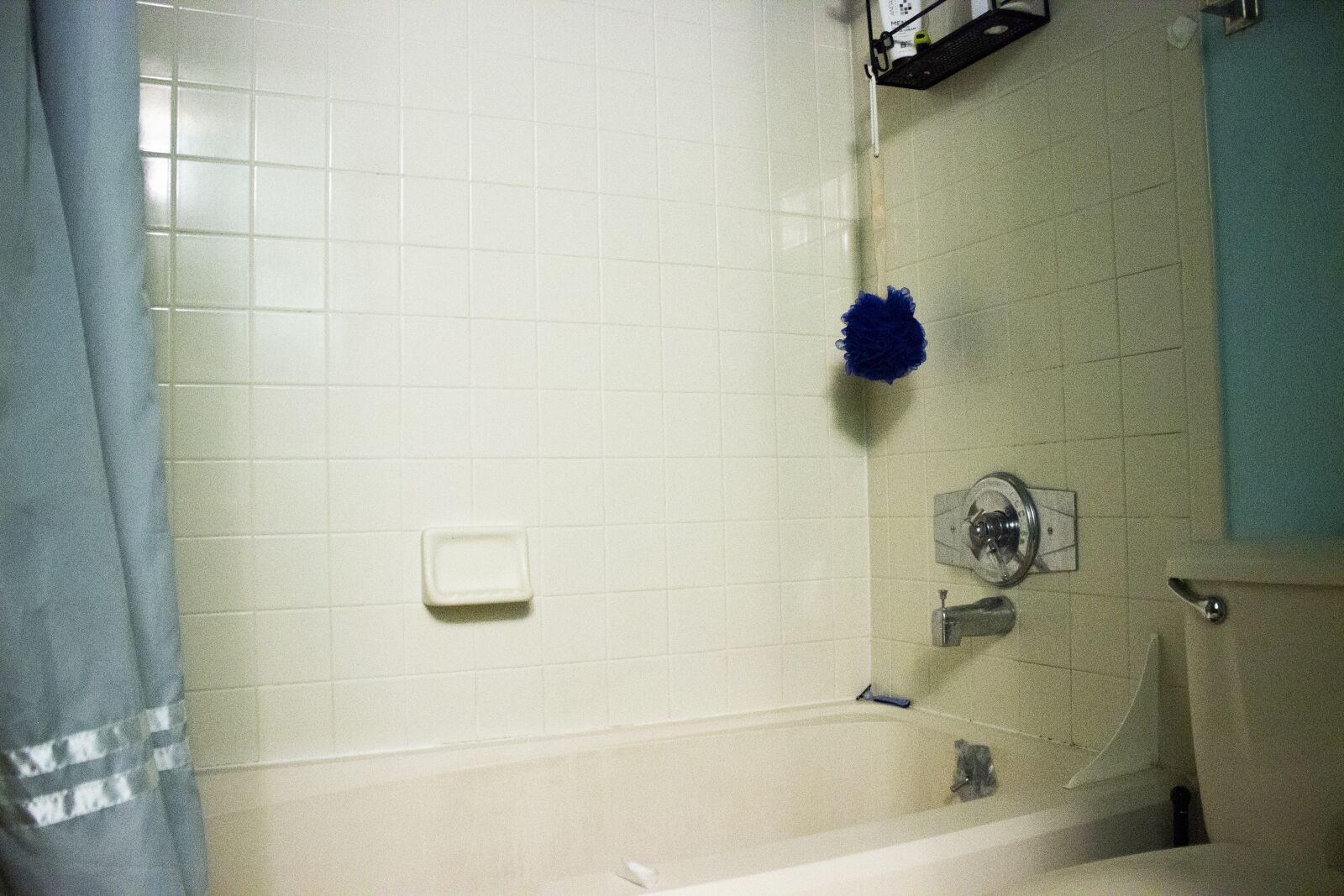 Canon EOS 600D (Rebel EOS T3i / EOS Kiss X5) sample photo. Bathtub, bath, toilet photography