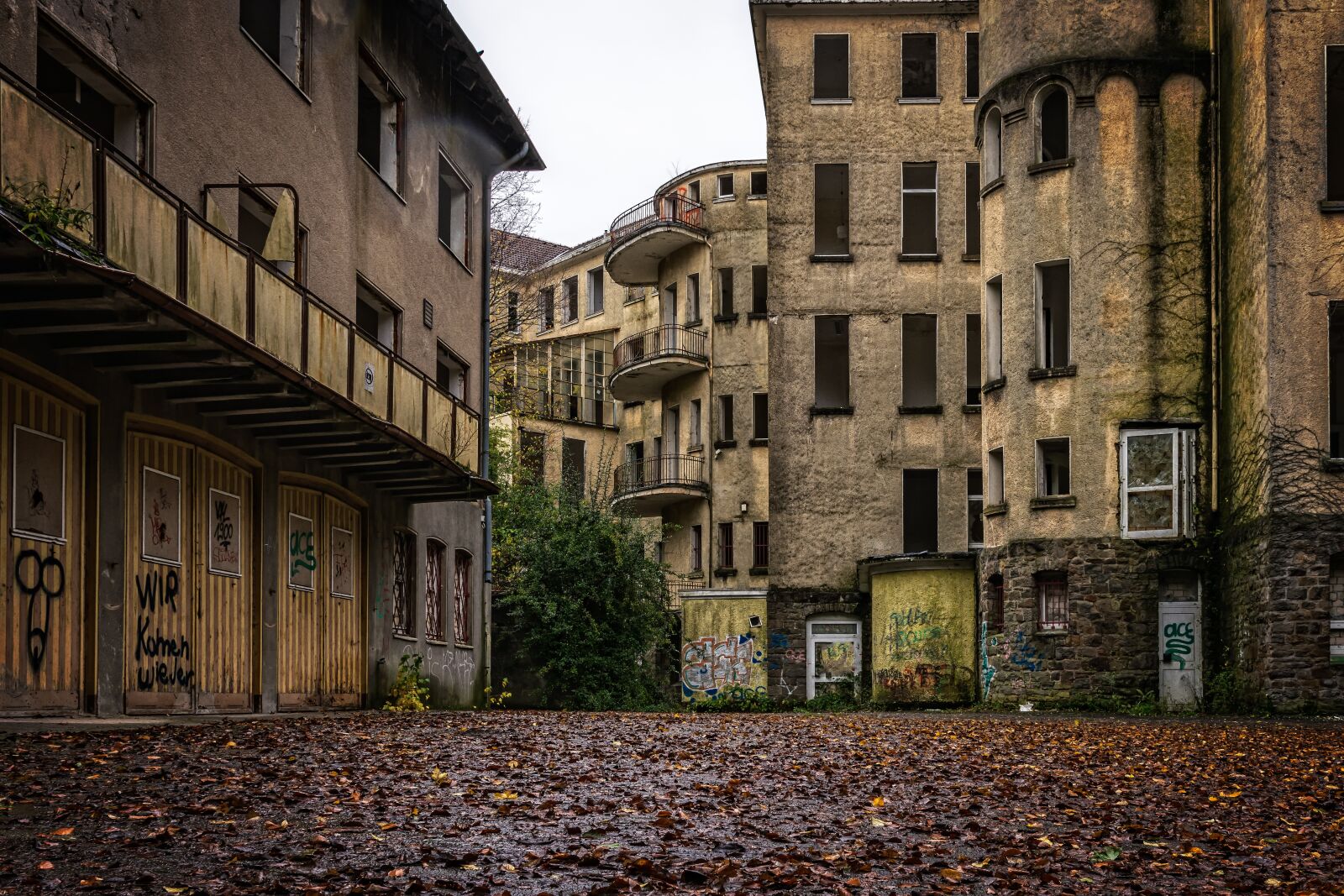Nikon D3300 sample photo. Clinic, lost places, hospital photography