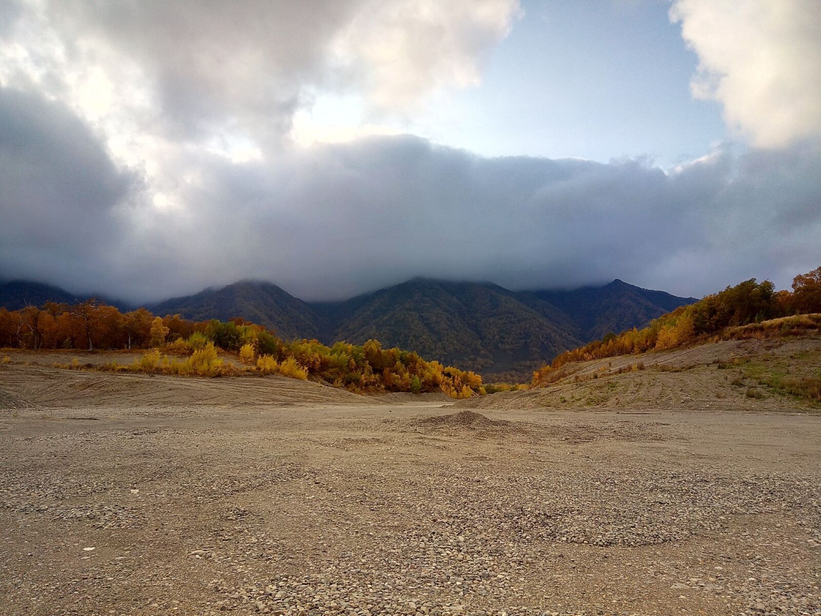 ASUS ZenFone 3 Max (ZC520TL) sample photo. Mountains, late autumn, bare photography