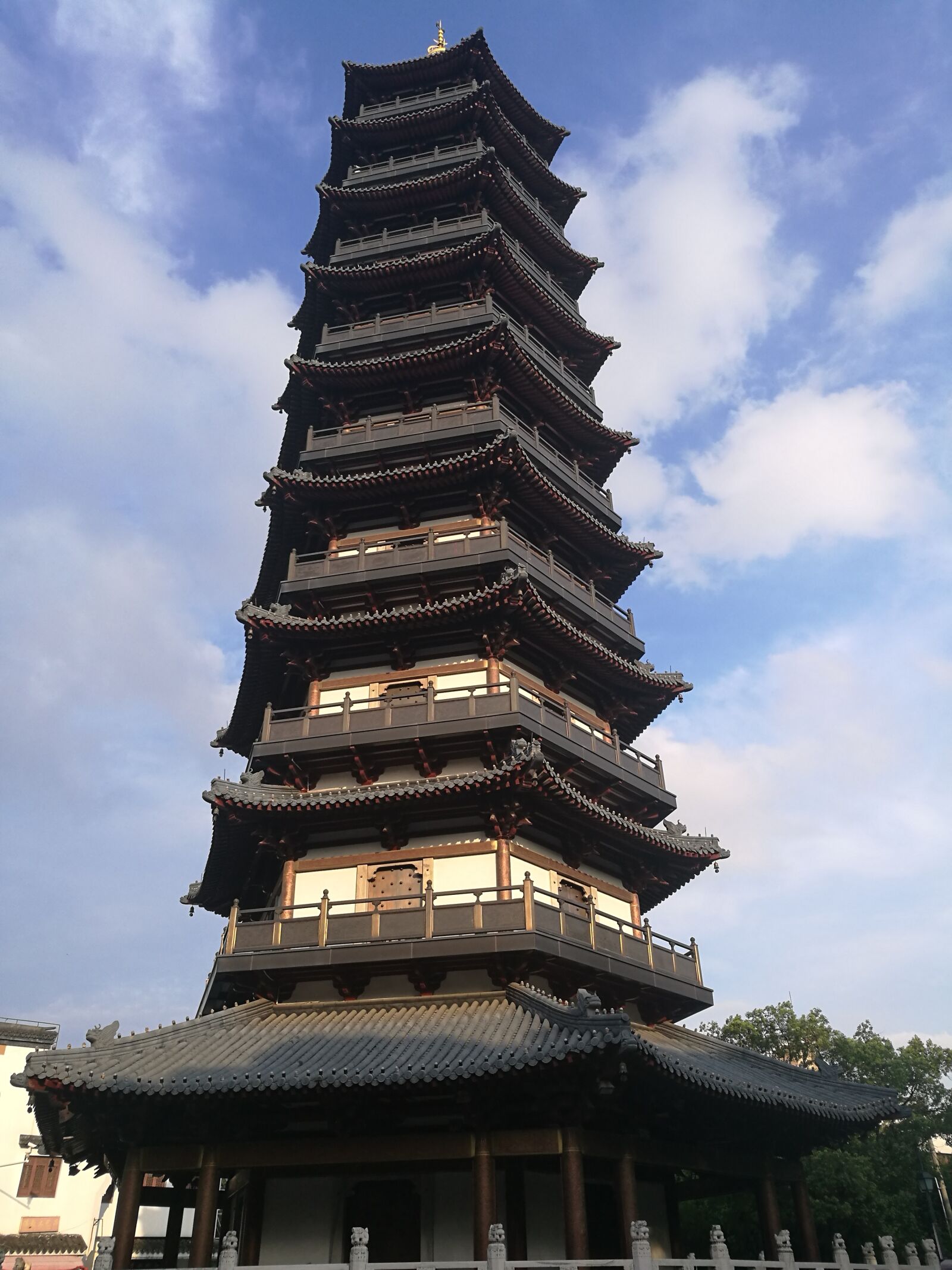 HUAWEI P9 sample photo. Sunny days, tower, ancient photography