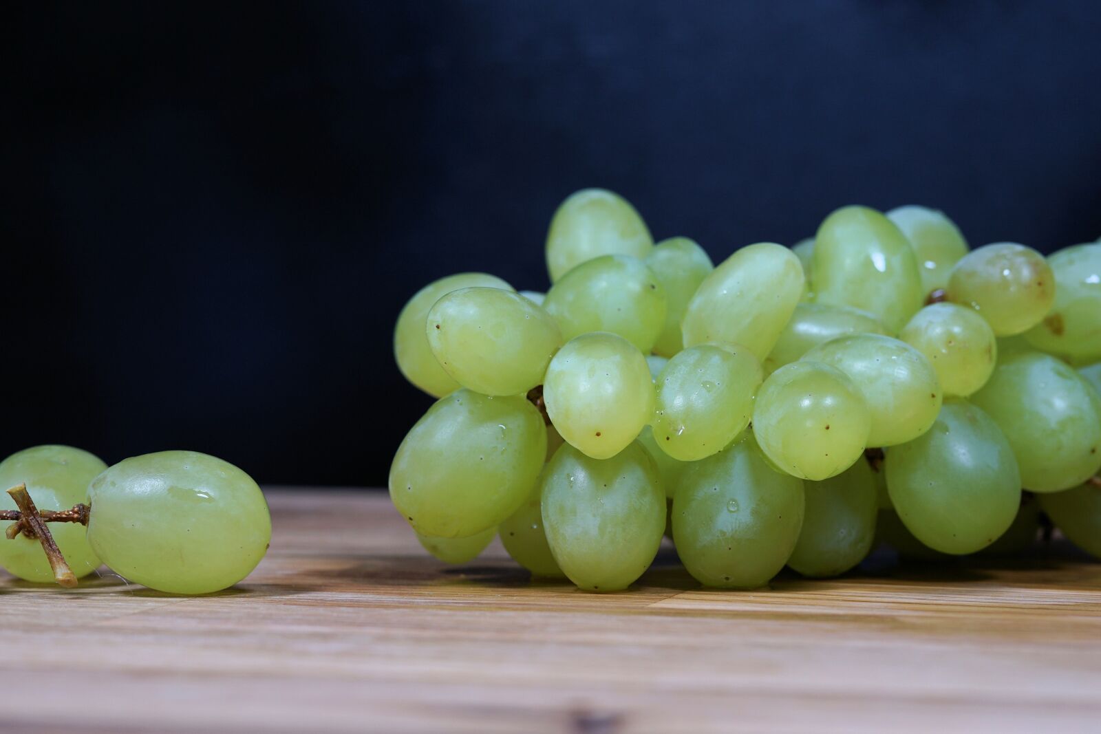 Sony a6000 sample photo. Grapes, fruit, vine photography