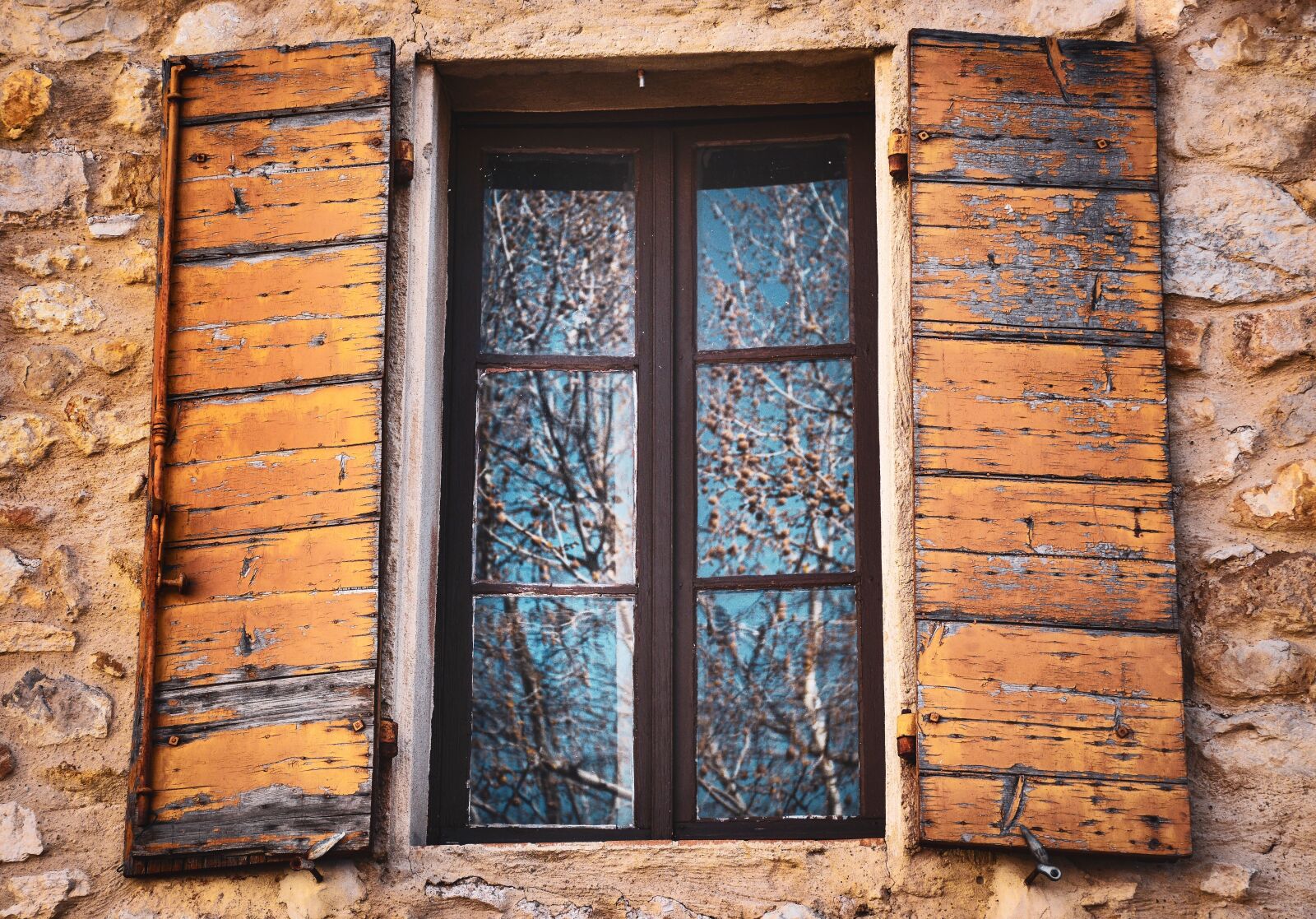 Nikon D5600 sample photo. French, culture, windows photography