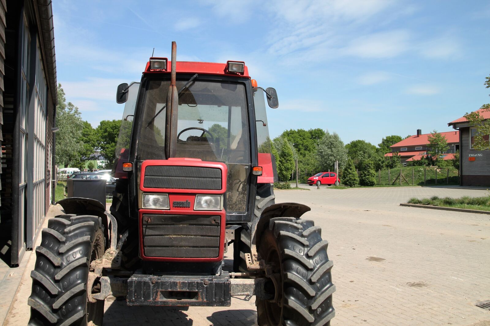 Canon EOS 500D (EOS Rebel T1i / EOS Kiss X3) sample photo. Tractor, farm, vehicle photography