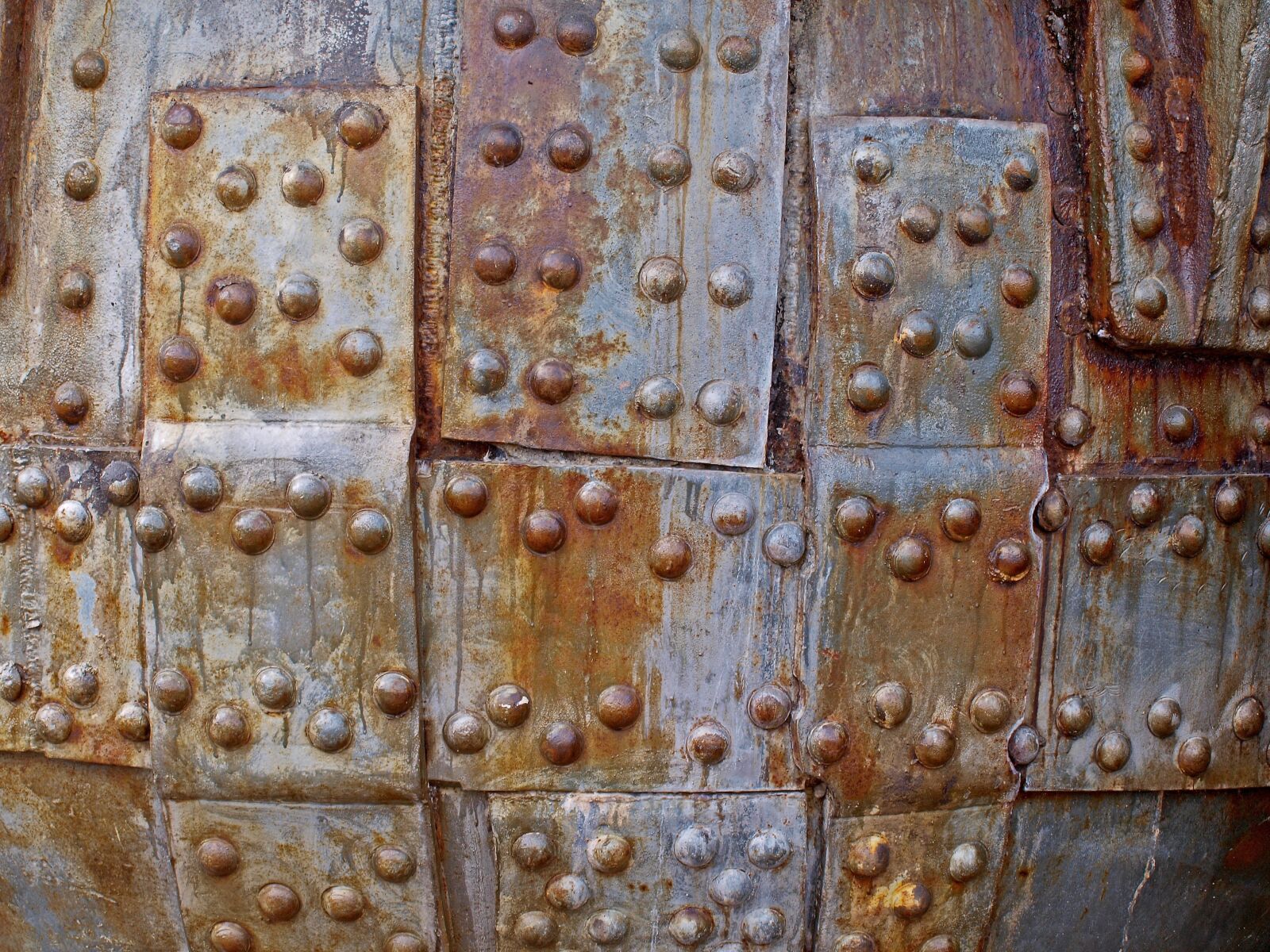 Olympus E-520 (EVOLT E-520) sample photo. Metal, rust, background photography