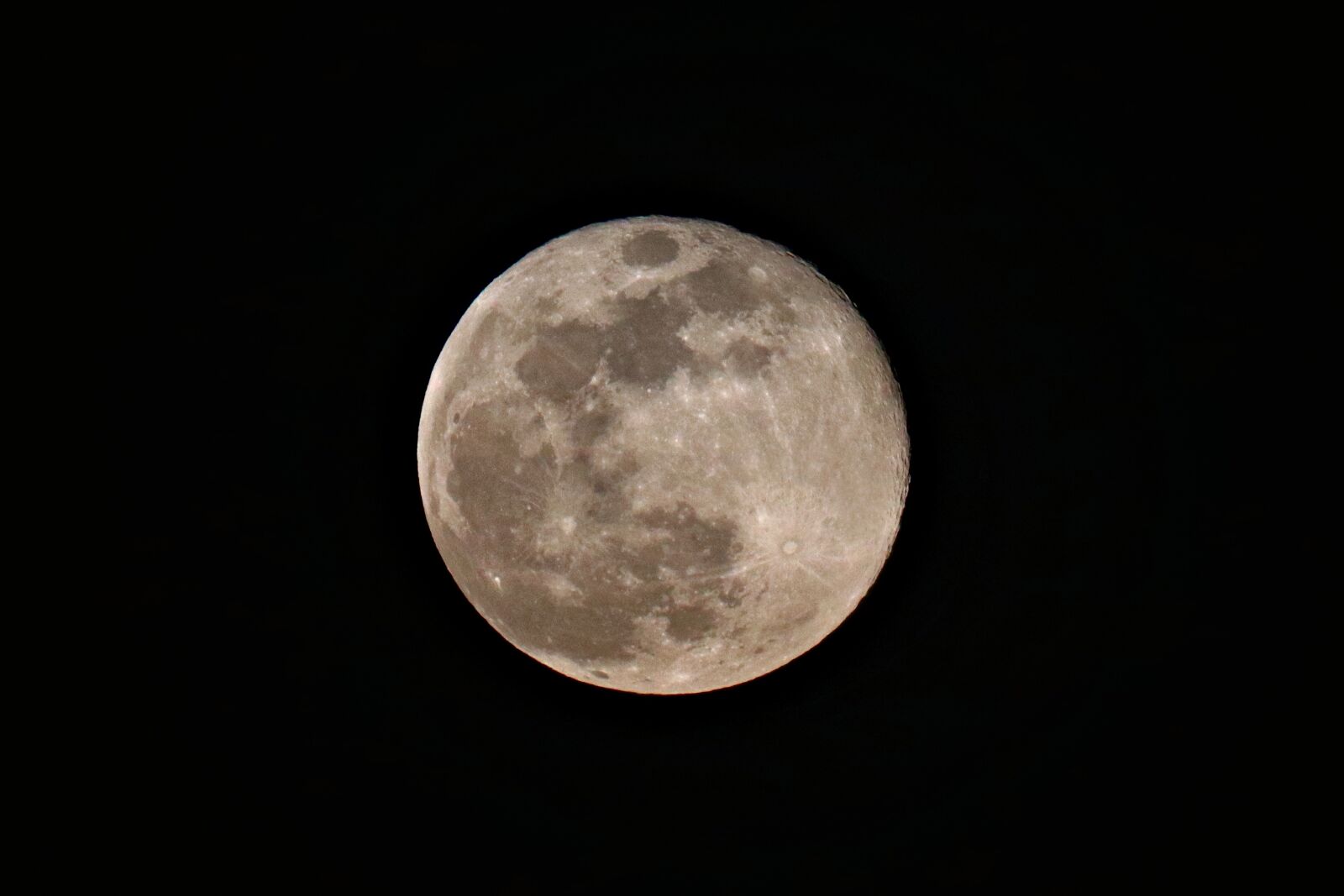 Canon EOS 77D (EOS 9000D / EOS 770D) sample photo. Month, full moon, luna photography