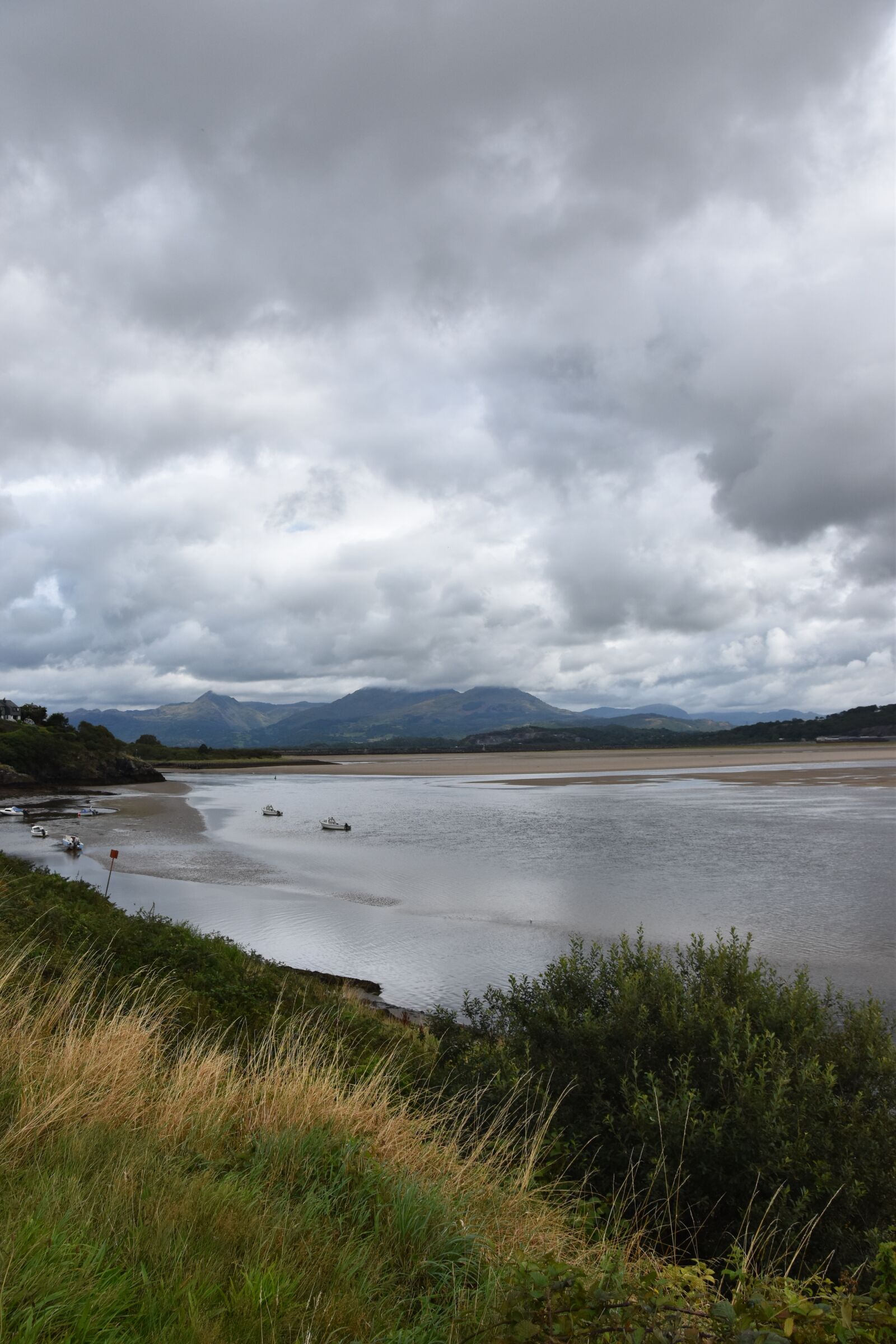 Nikon D5600 sample photo. Cloudscape, wales, river photography