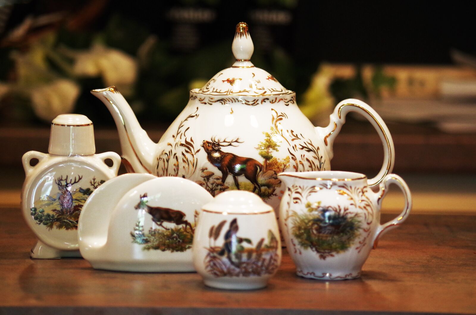 Pentax K-500 sample photo. Porcelain, cup, garnish photography