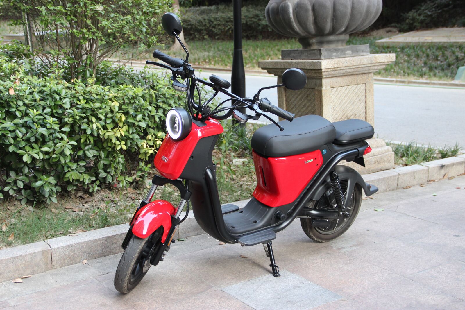 Canon EOS 600D (Rebel EOS T3i / EOS Kiss X5) sample photo. Motorcycle, wheels, transport system photography