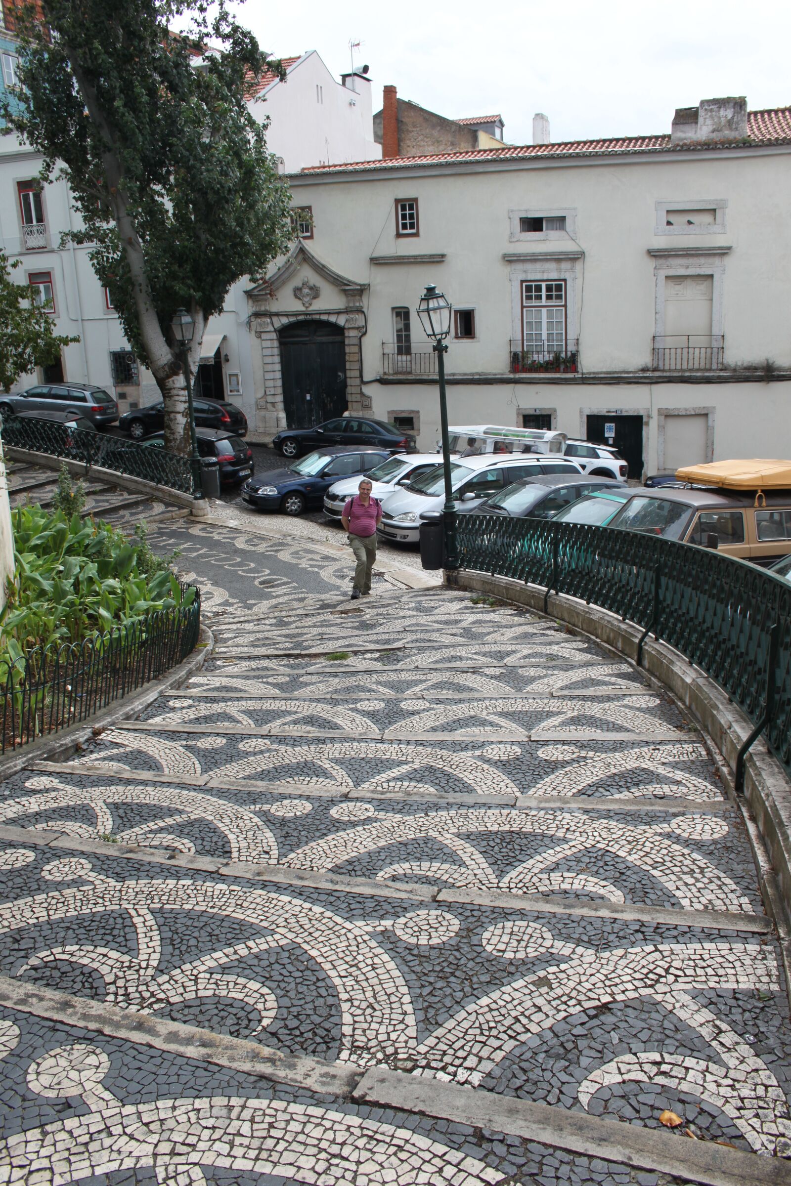 Canon EOS 500D (EOS Rebel T1i / EOS Kiss X3) sample photo. Lisbon, paving, pattern photography