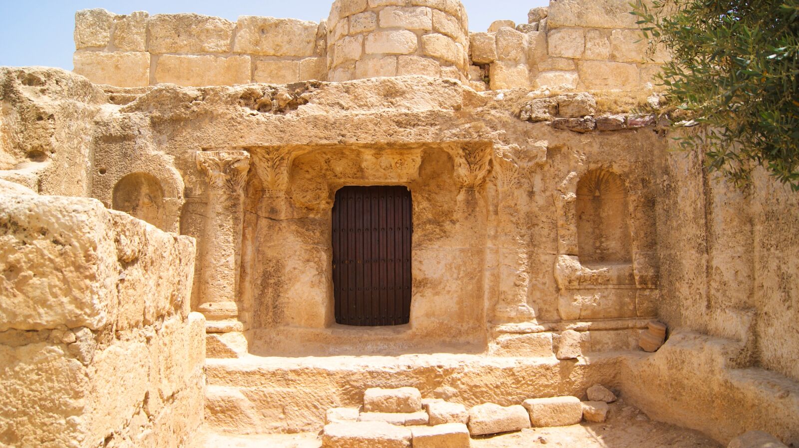 Sony Alpha DSLR-A230 sample photo. Landscape, amman, jordan photography
