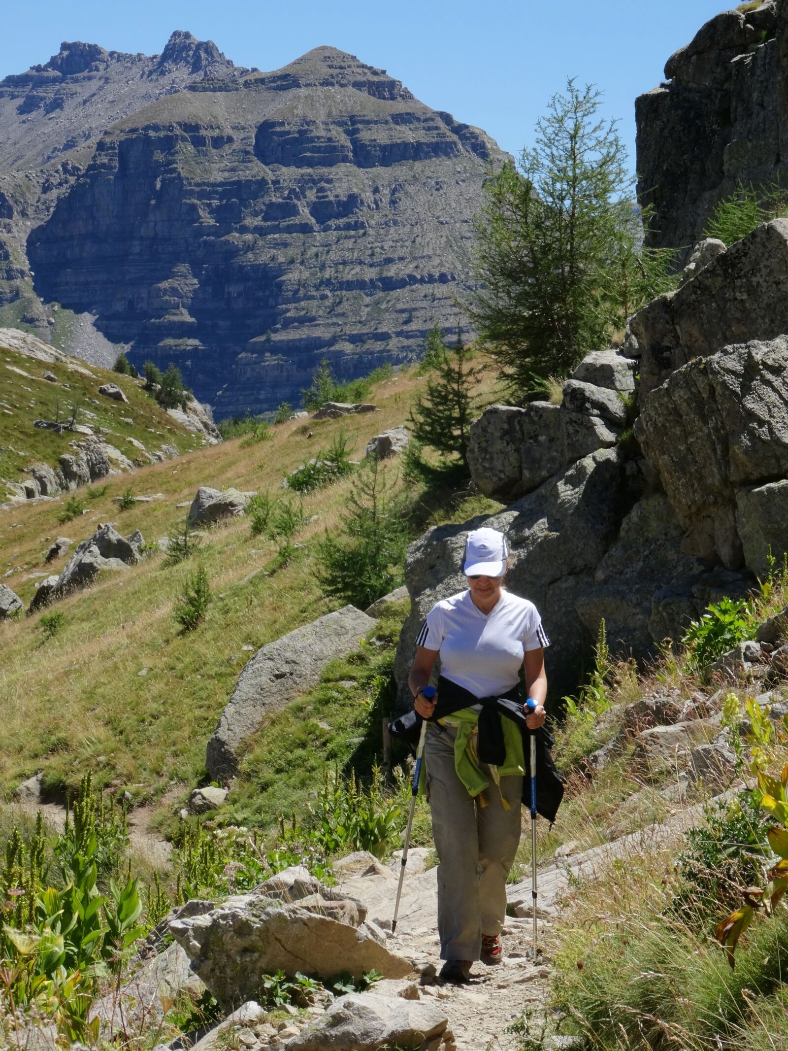 Sony DSC-HX50 sample photo. Hiking, mountain, alps photography