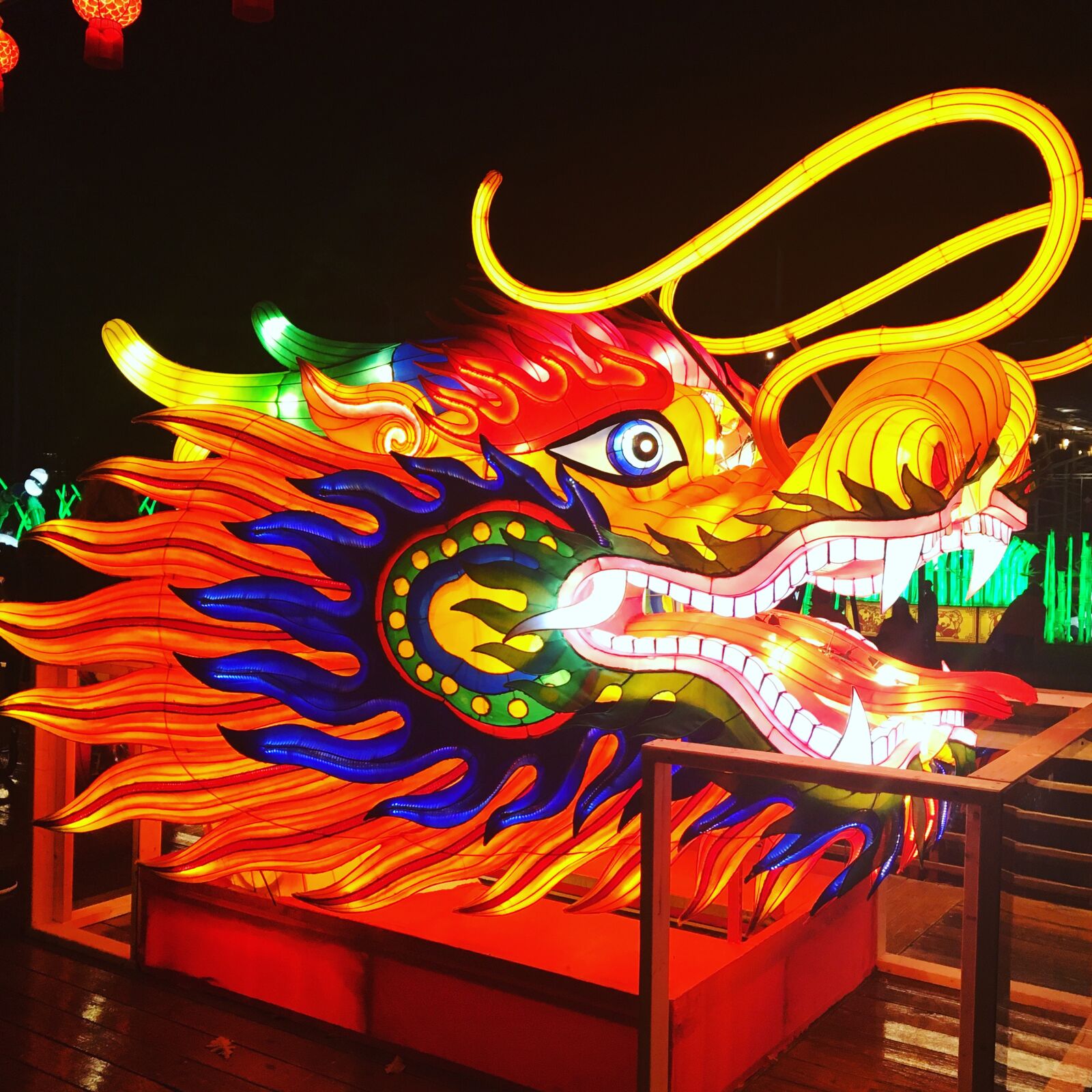 iPhone SE back camera 4.15mm f/2.2 sample photo. Chinese lantern, dragon, festival photography