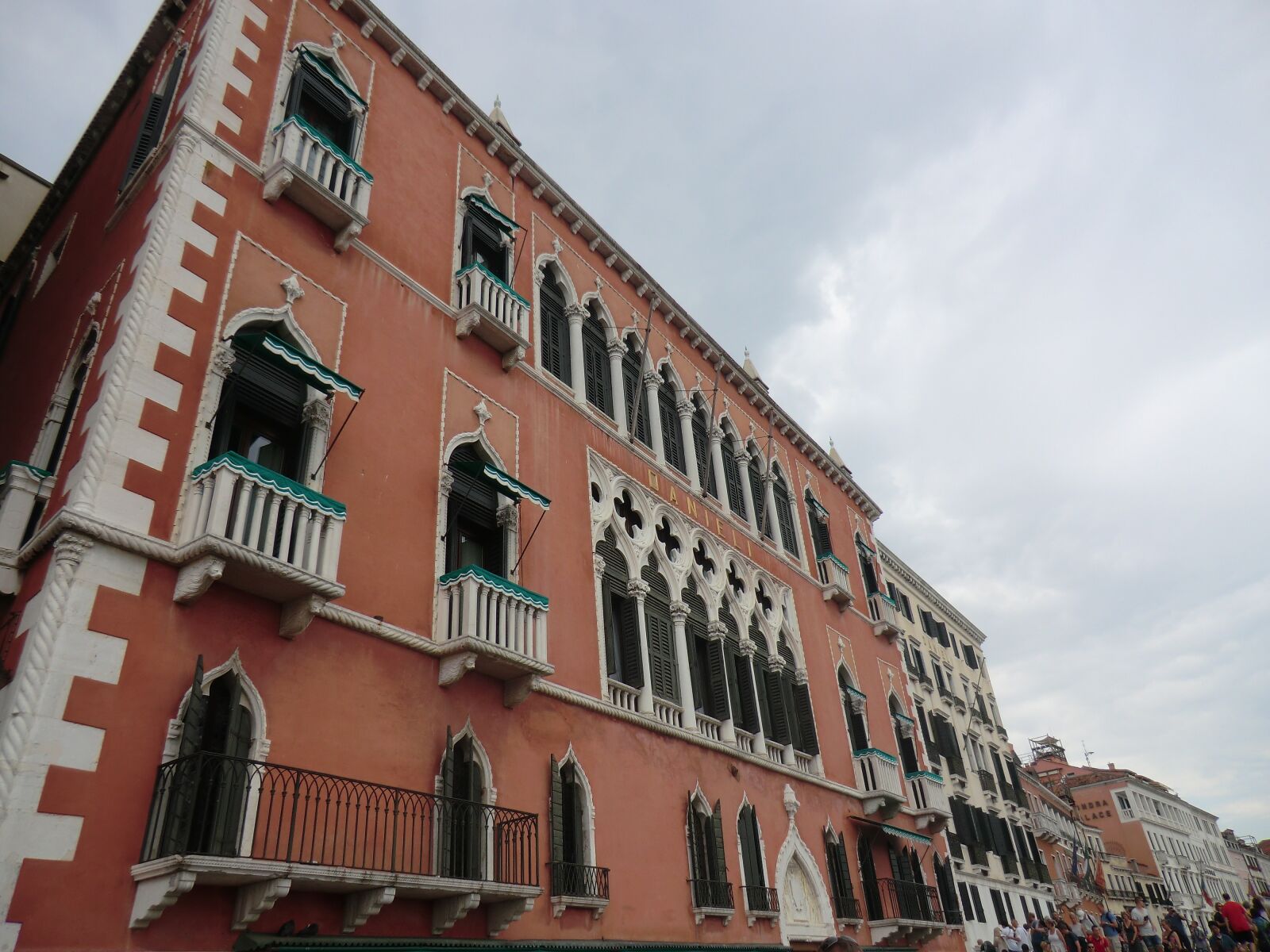 CASIO EX-H5 sample photo. Home colorful, wall, venice photography