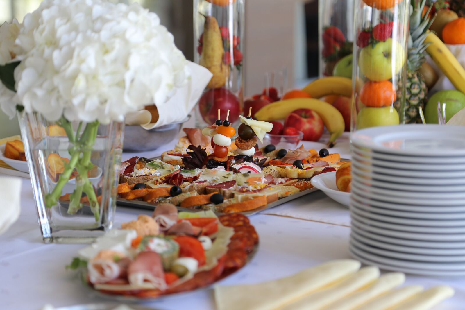 Canon EF 24-105mm F4L IS USM sample photo. Snack, buffet, food, vase photography