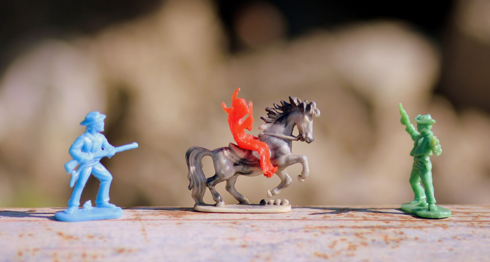 Canon EOS 700D (EOS Rebel T5i / EOS Kiss X7i) + Canon EF 85mm F1.8 USM sample photo. Toys, figurines, indians photography