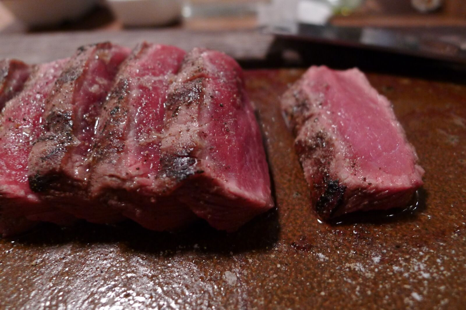 Panasonic Lumix DMC-LX5 sample photo. Steak, meat dish, cuisine photography