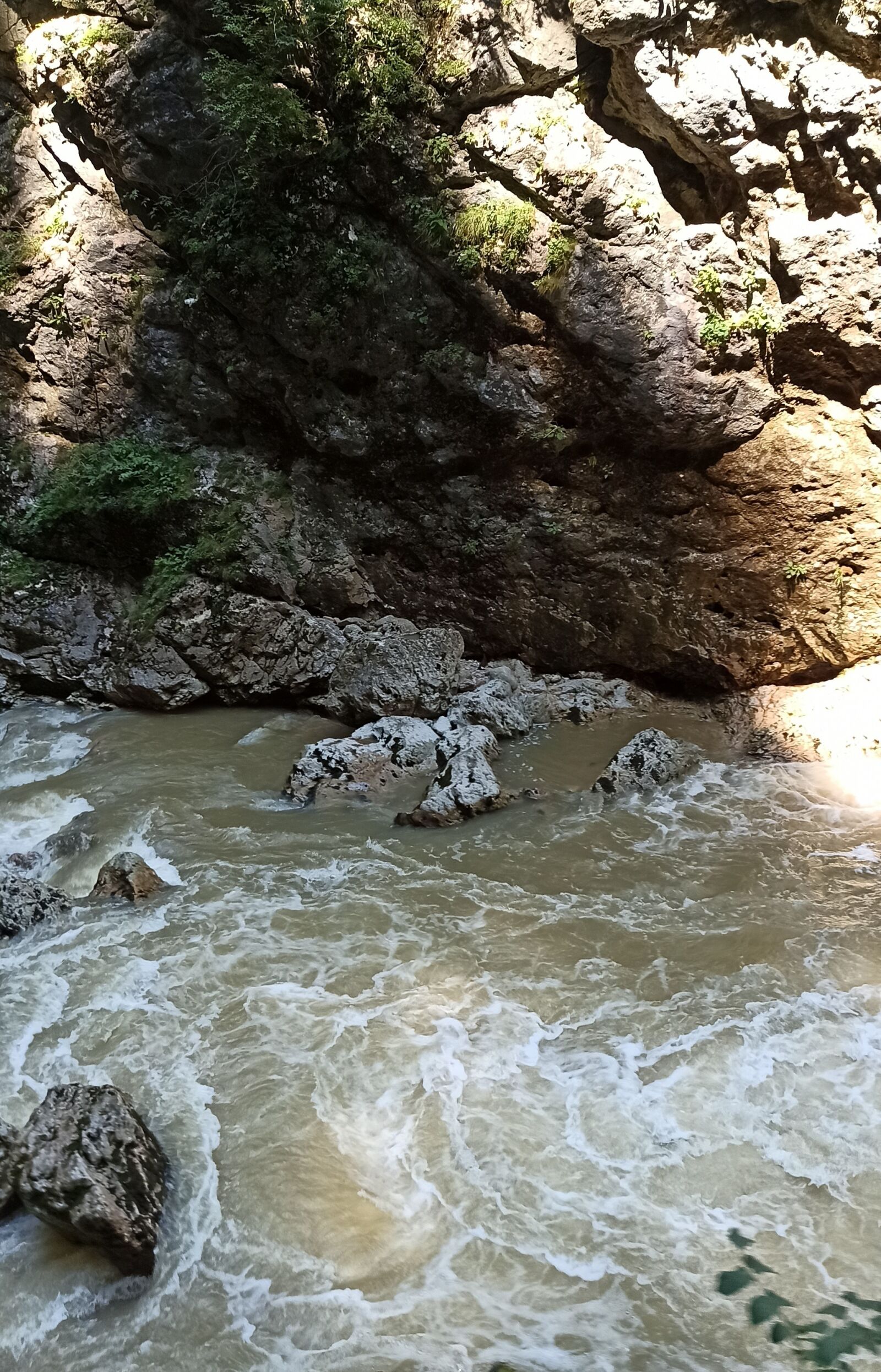 Xiaomi Redmi Note 8 Pro sample photo. River, canyon, water photography