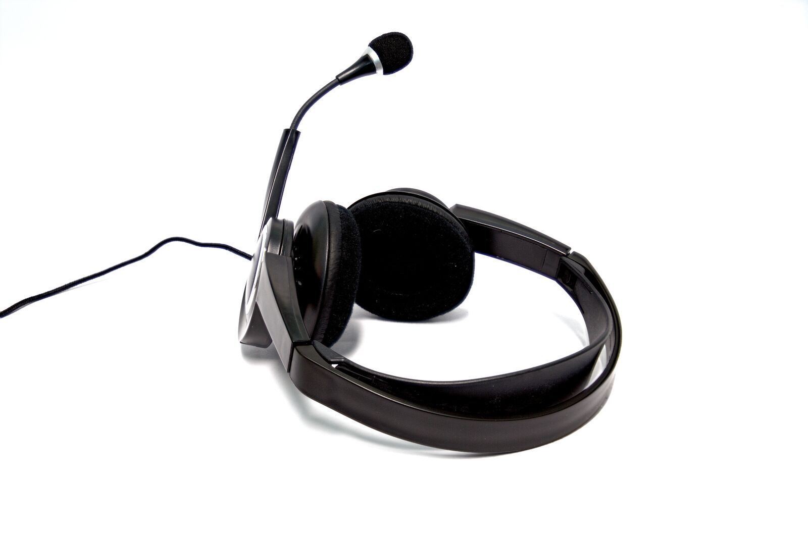 Canon EF 24-105mm F3.5-5.6 IS STM sample photo. Headphones, music, audio photography