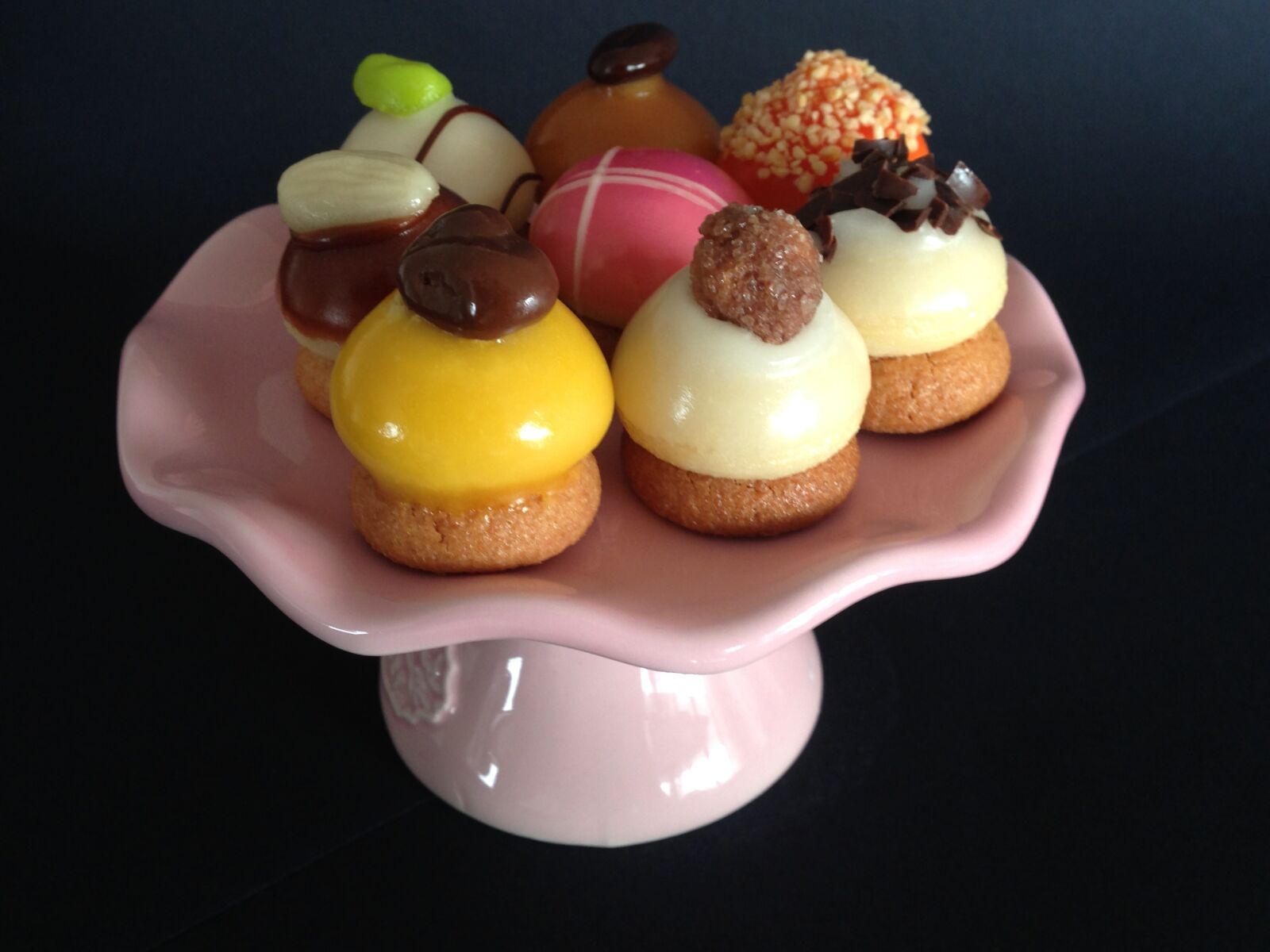 iPhone 5 back camera 4.12mm f/2.4 sample photo. Petit glace, sweets, etagere photography