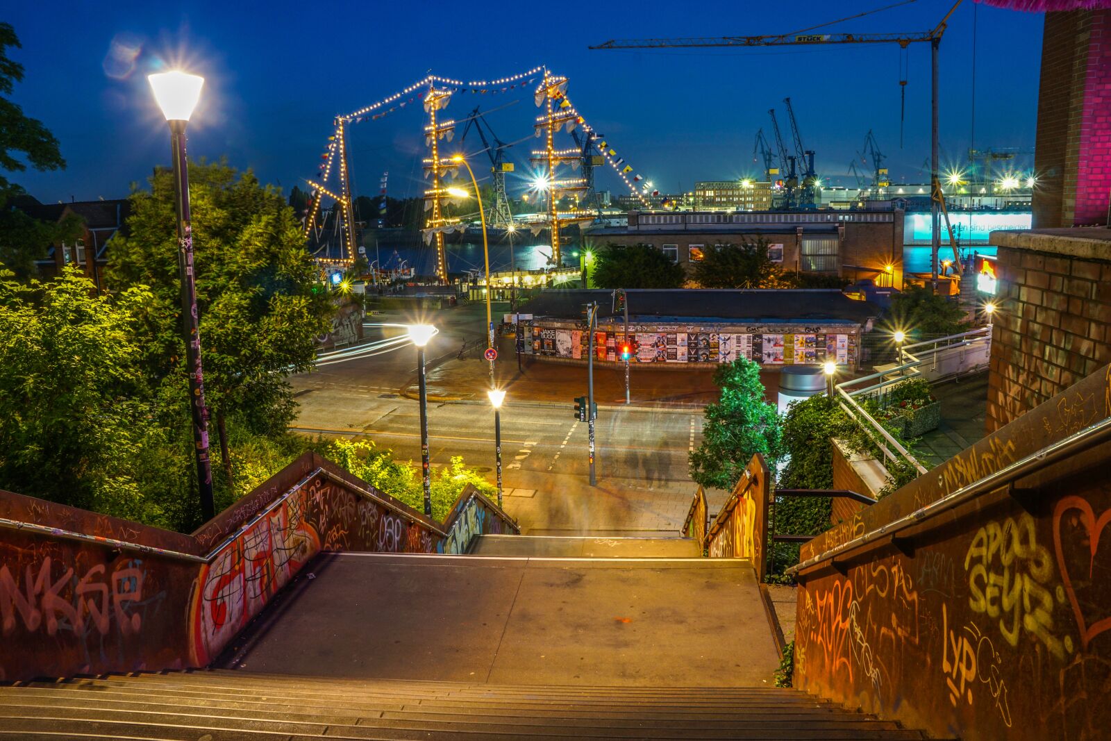Sony DT 18-135mm F3.5-5.6 SAM sample photo. Hamburg, haafen, ship photography