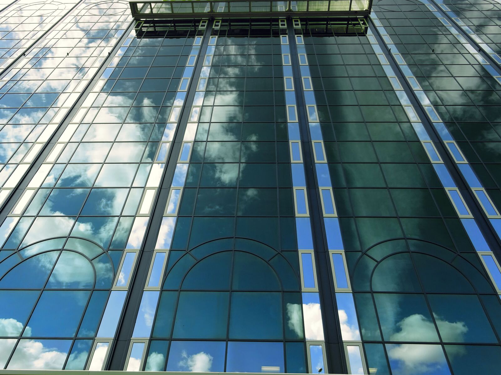 Sony DSC-HX60 sample photo. Architecture, building, glass, high photography