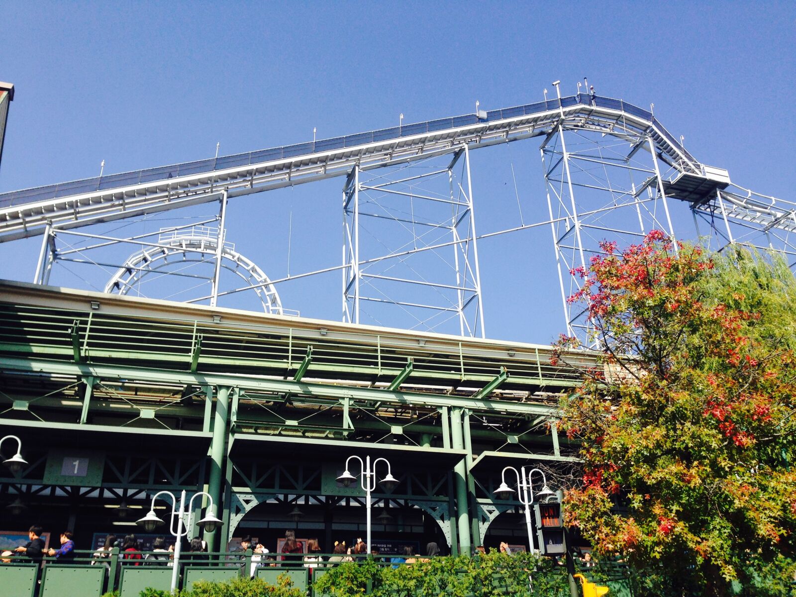 iPhone 5 back camera 4.12mm f/2.4 sample photo. Rollercoaster, jet coster, amusement photography