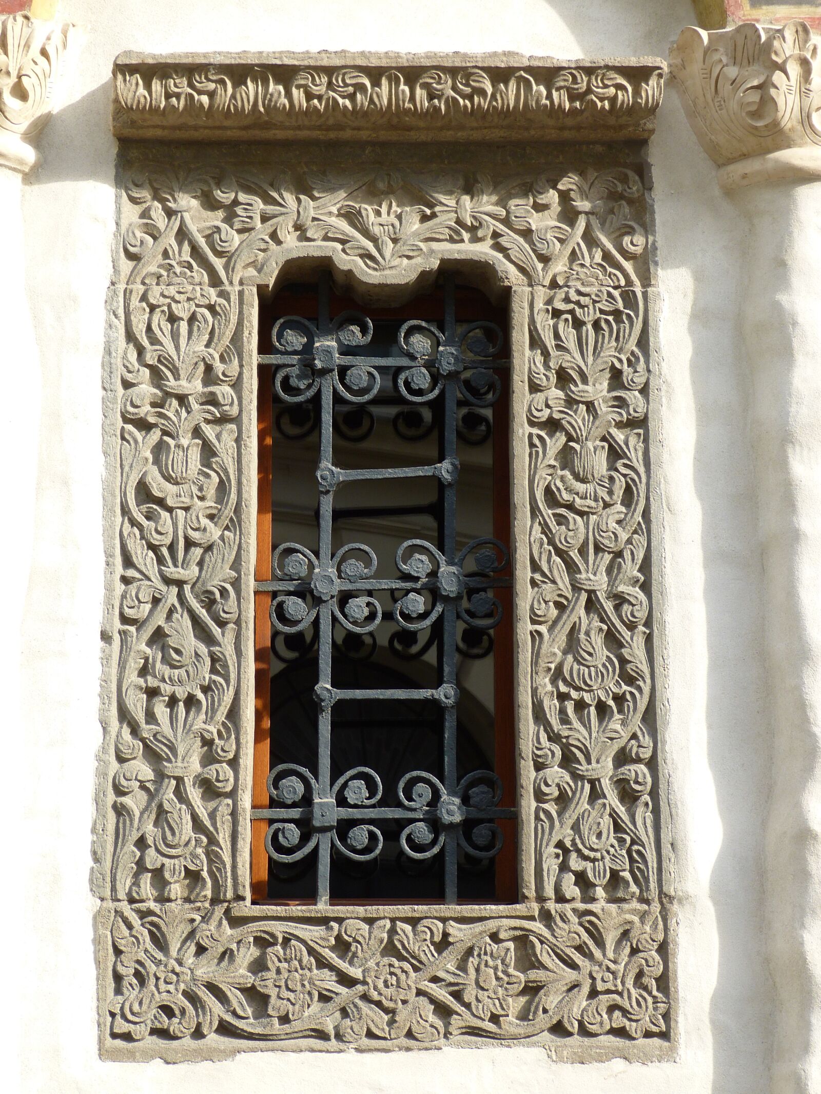 Panasonic Lumix DMC-FZ150 sample photo. Bucharest, romania, capital photography