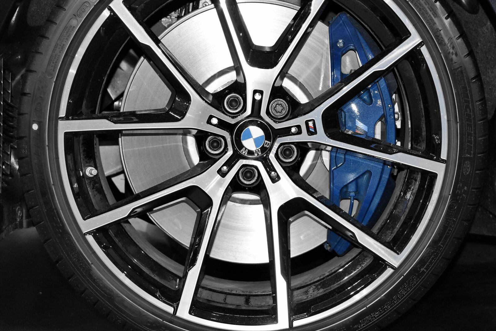 Nikon D5500 sample photo. Aluminum, brake, luxury, radial photography