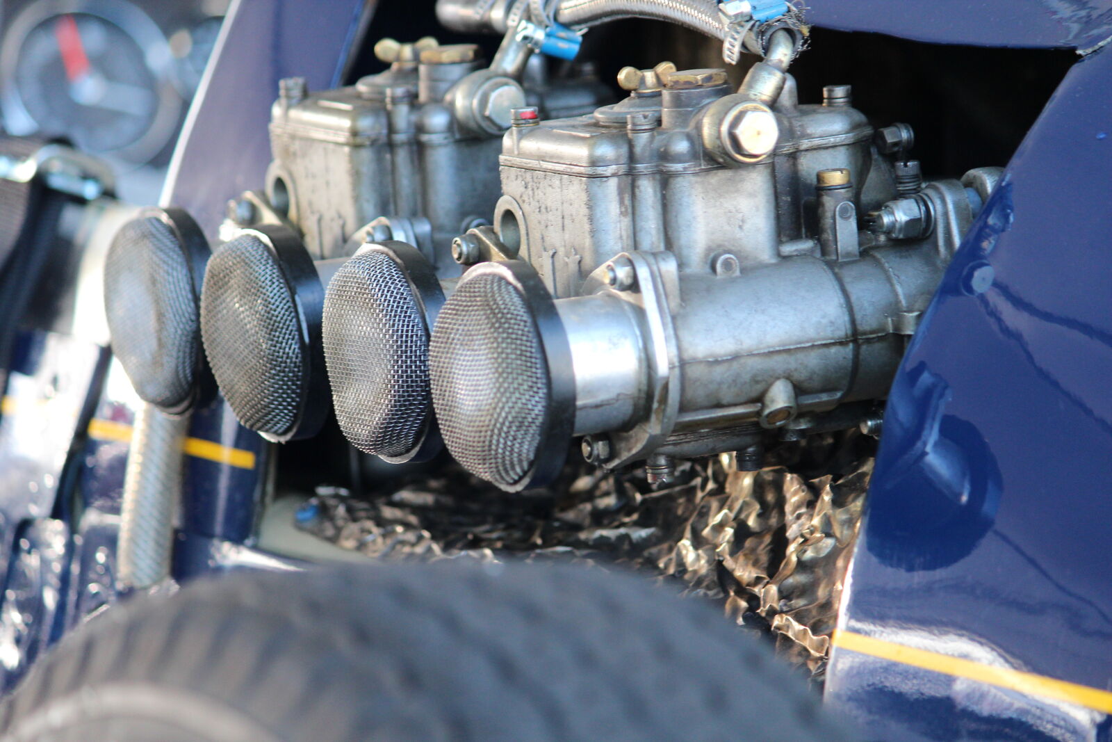 Canon EOS 600D (Rebel EOS T3i / EOS Kiss X5) sample photo. Old, car photography