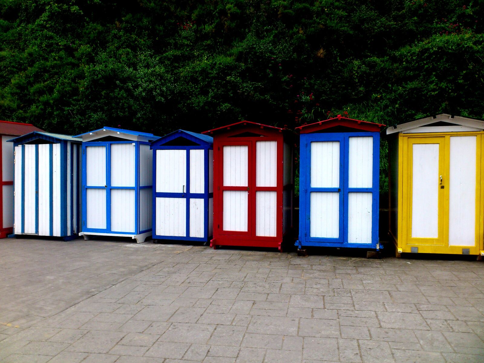 Sony Ericsson Xperia arc S sample photo. Beach, booths, design photography