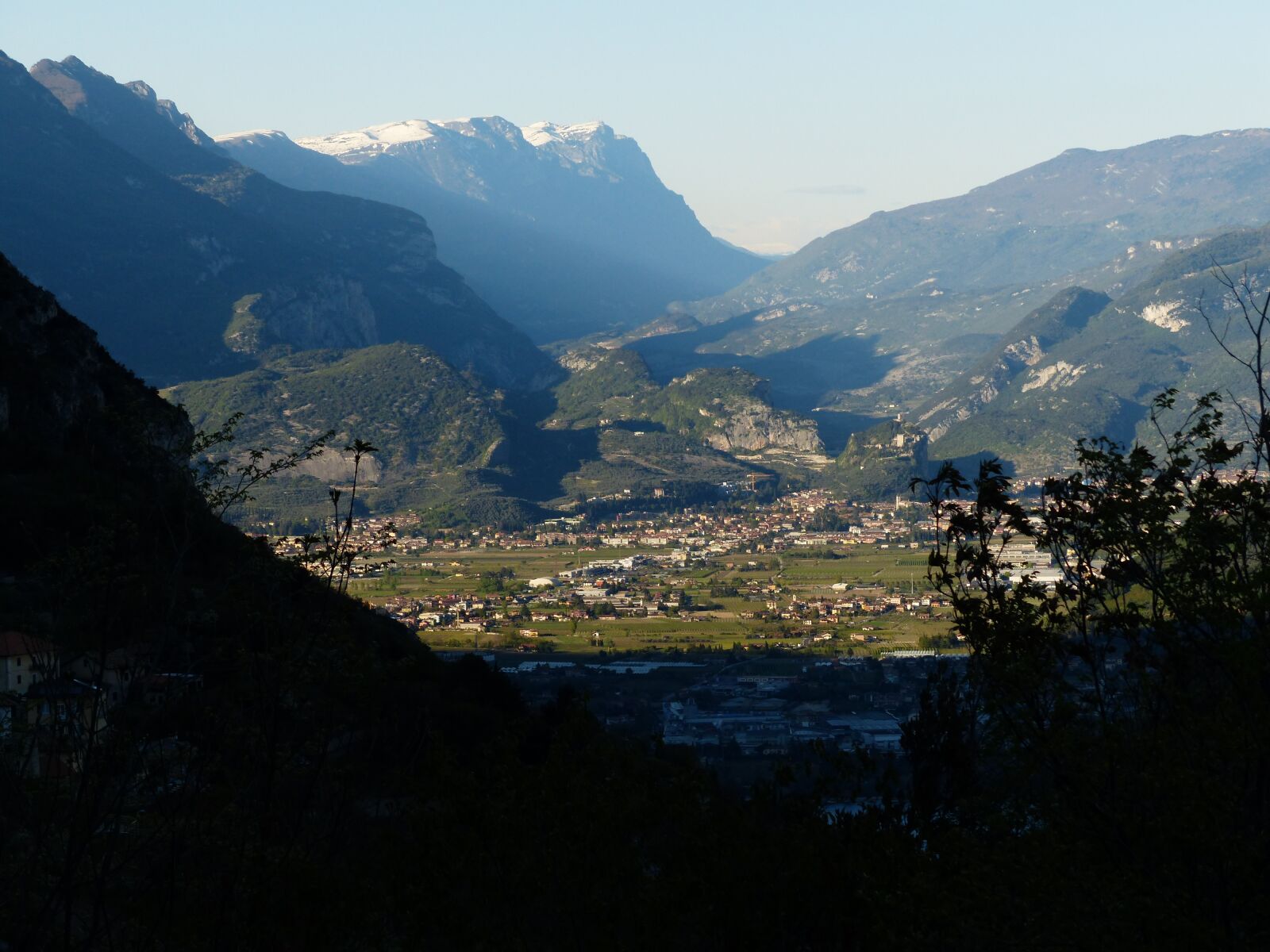 Panasonic Lumix DMC-FZ200 sample photo. Torbole, garda, outlook photography