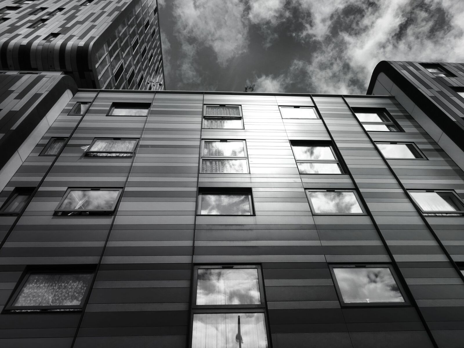 Sony DSC-HX60 sample photo. Architectural, design, black, and photography