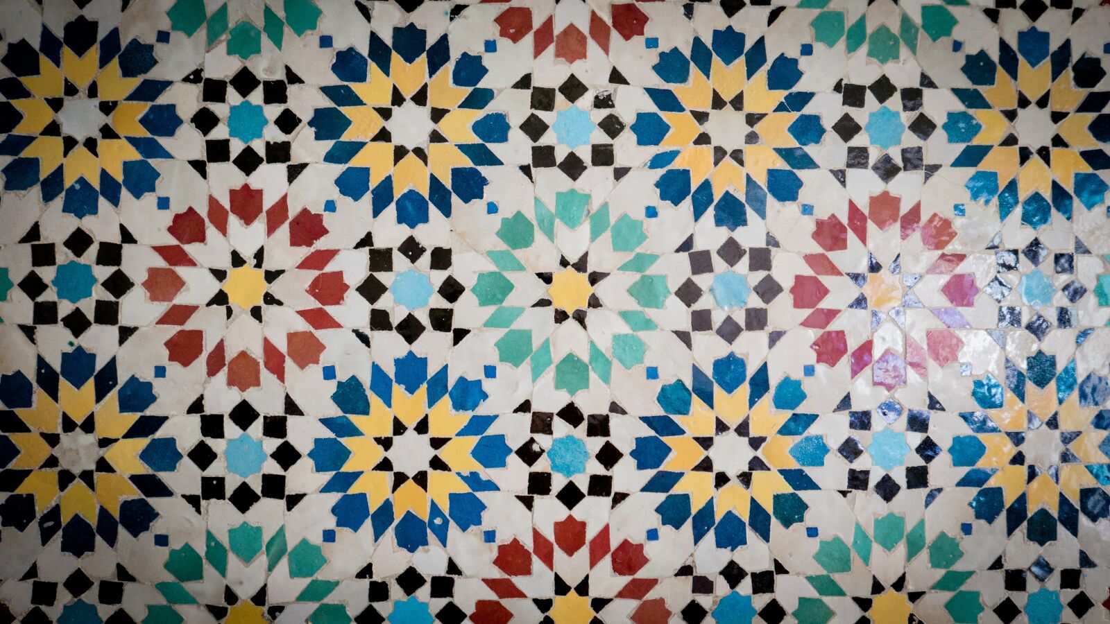 Panasonic Lumix DMC-LX100 sample photo. Mosaic, ceramic, facade photography