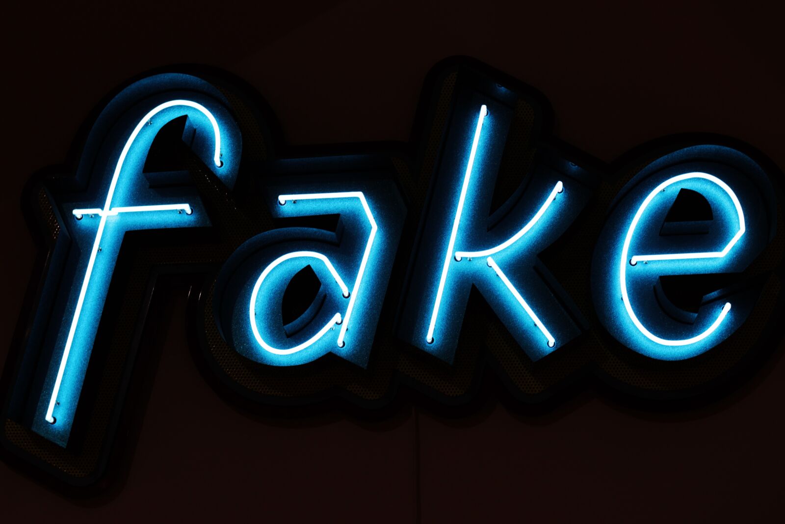 Canon EF 50mm F1.4 USM sample photo. Munich, neon light, lettering photography